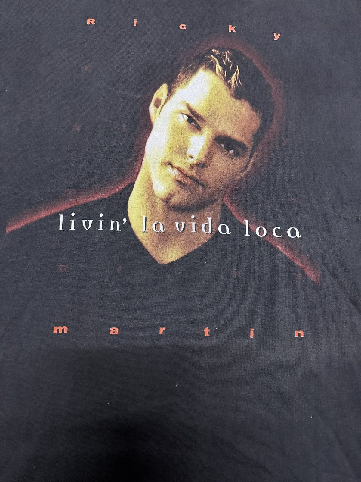 Band Tees Vtg Ricky Martin livin la vida loca singger tee Size US XL / EU 56 / 4 - 4 Thumbnail