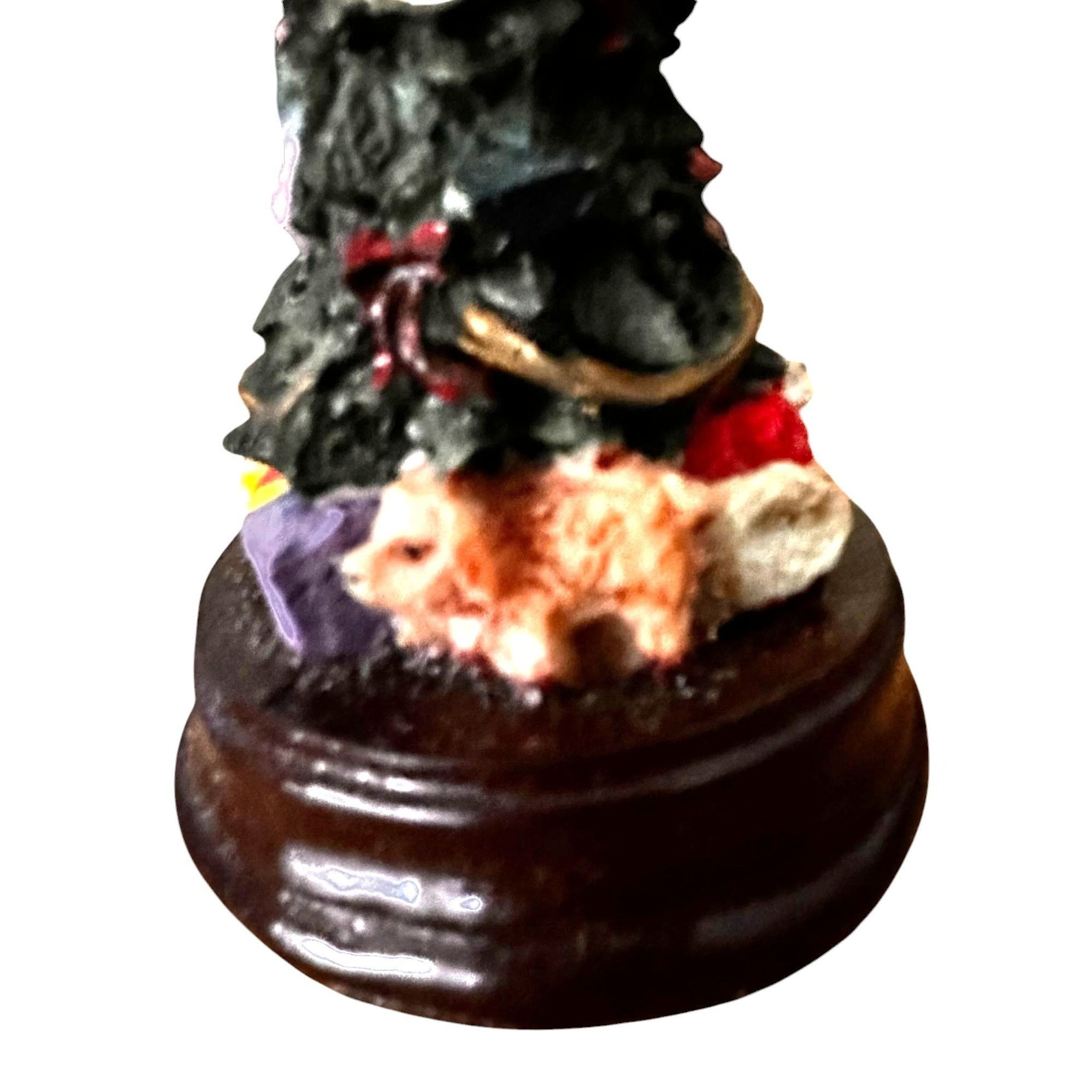 Vintage VTG Gift Collection Holiday Figurine Christmas Tree New Pupp Size ONE SIZE - 4 Thumbnail