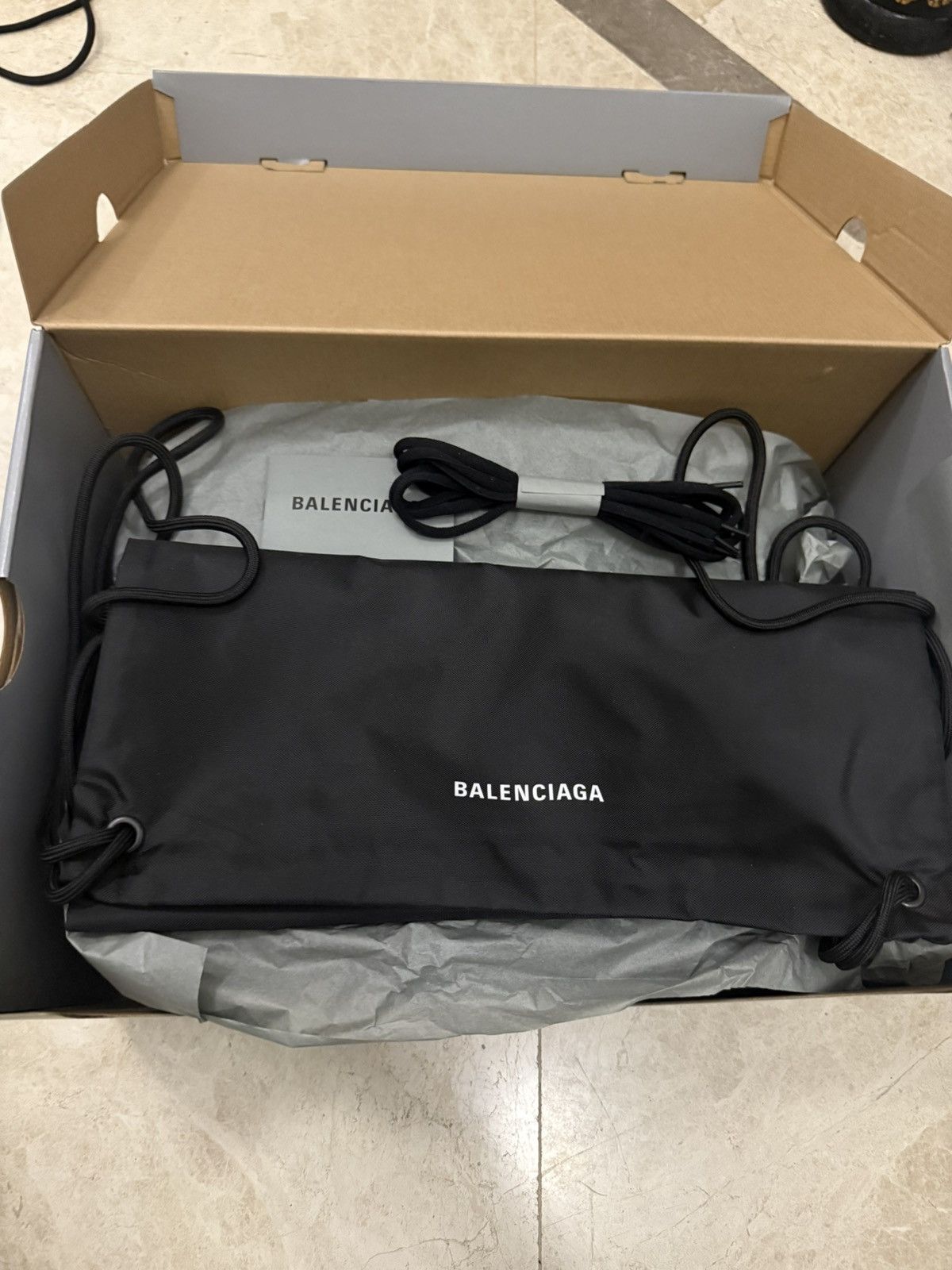 Balenciaga Balenciaga Velvet Triple S Size US 8 / IT 38 - 9 Thumbnail