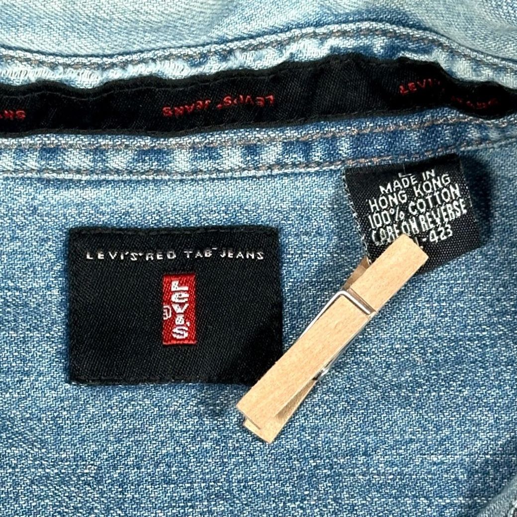Levi's VINTAGE Levi's Shirt Levi's 90s Light Wash Denim Button-Up Long Sleeve Collared Chest Pocket Mens Large Blue 90s Retro Western Modern Size US L / EU 52-54 / 3 - 5 Thumbnail