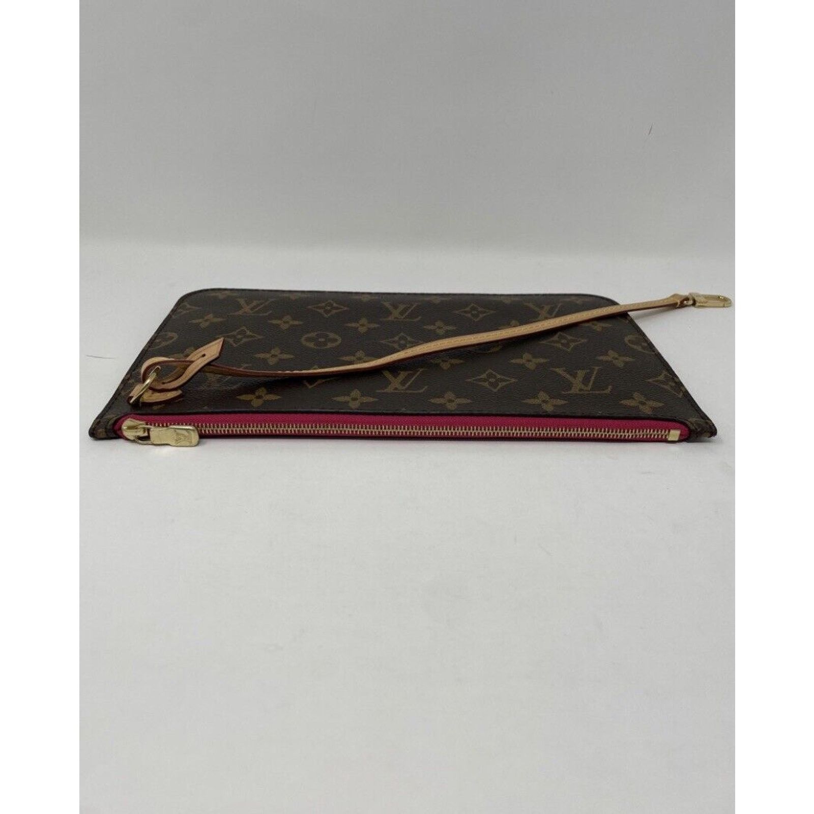Louis Vuitton AUTHENTIC LOUIS VUITTON Large Monogram Pink Pouch Pochette Size ONE SIZE - 6 Thumbnail