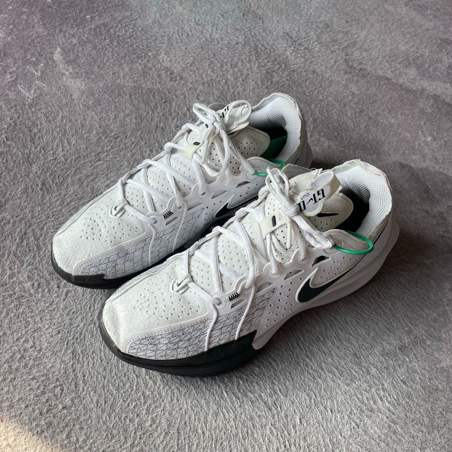 Nike Nike White Lowtop Sneakers 43 Men Size US 10 / EU 43 - 1 Thumbnail