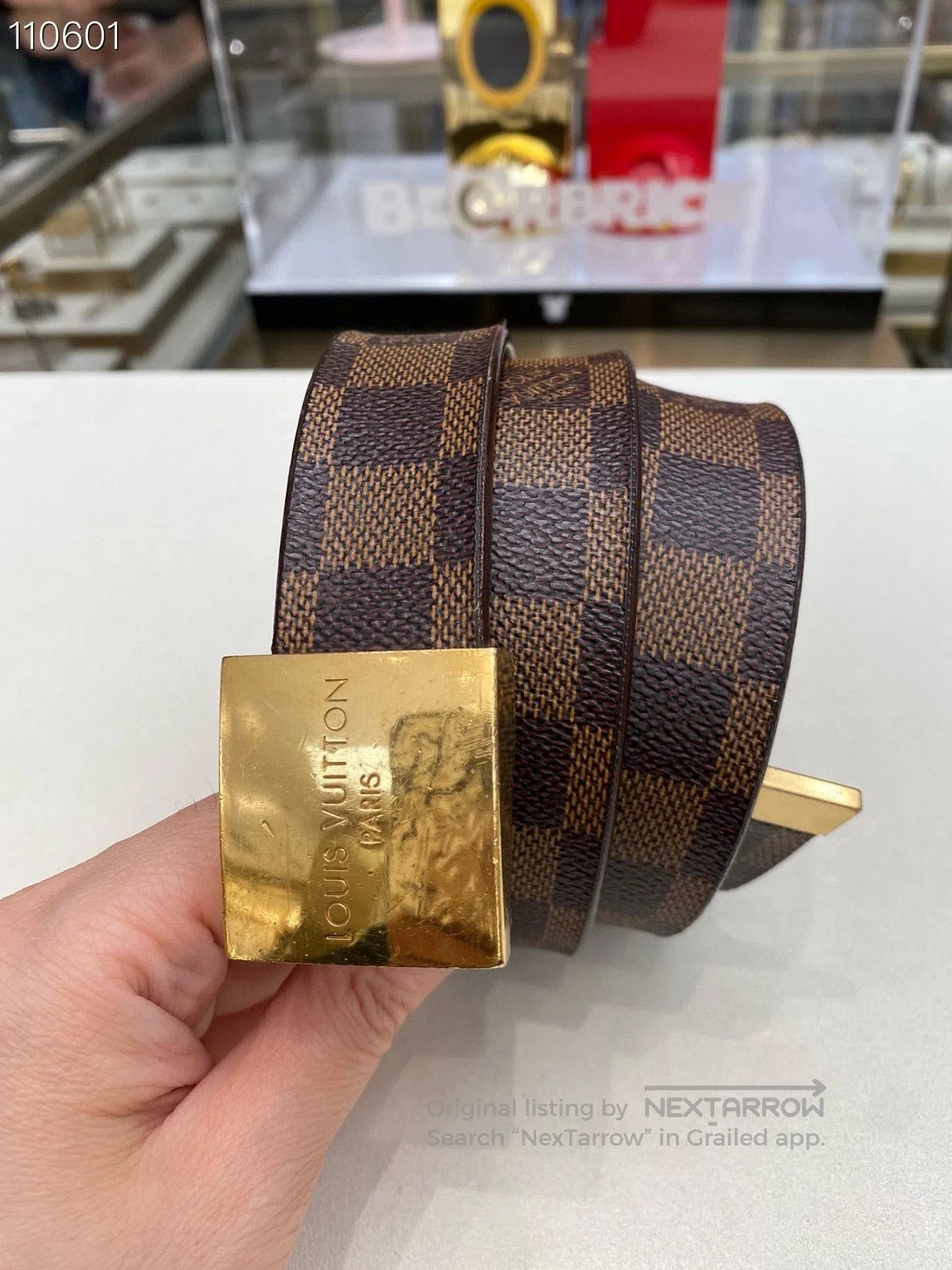 Louis Vuitton Louis Vuitton Women's Checkered Belt 85. Size ONE SIZE - 1 Thumbnail