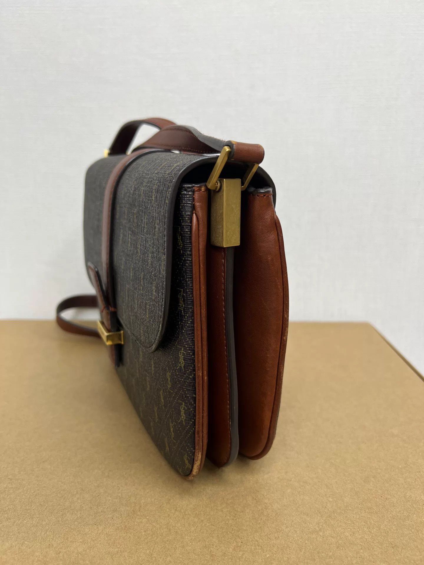 Saint Laurent Paris Saint Laurent Monogram Vintage Gold HW Camera Bag 98 New Size ONE SIZE - 3 Thumbnail
