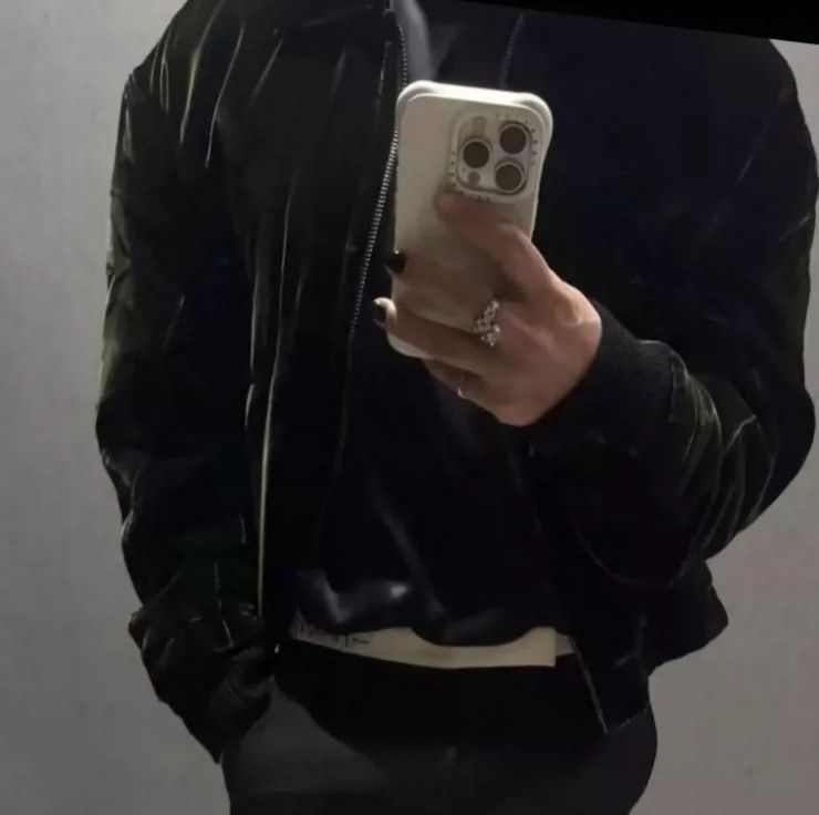 Haider Ackermann Haider Ackermann Silk velvet collar padded jacket Size US M / EU 48-50 / 2 - 9 Thumbnail