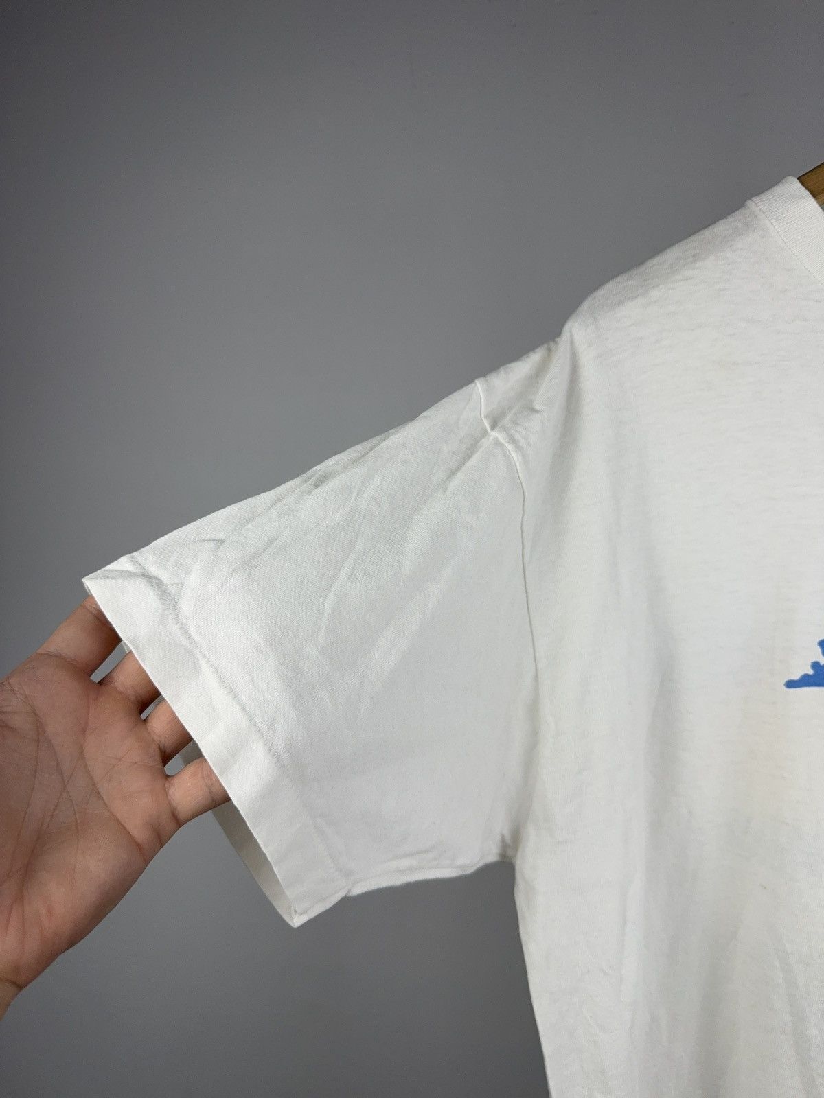 Vintage Vintage 1989 Fiji Abstract Graphic T-Shirt White 80s Art Size US XL / EU 56 / 4 - 4 Thumbnail