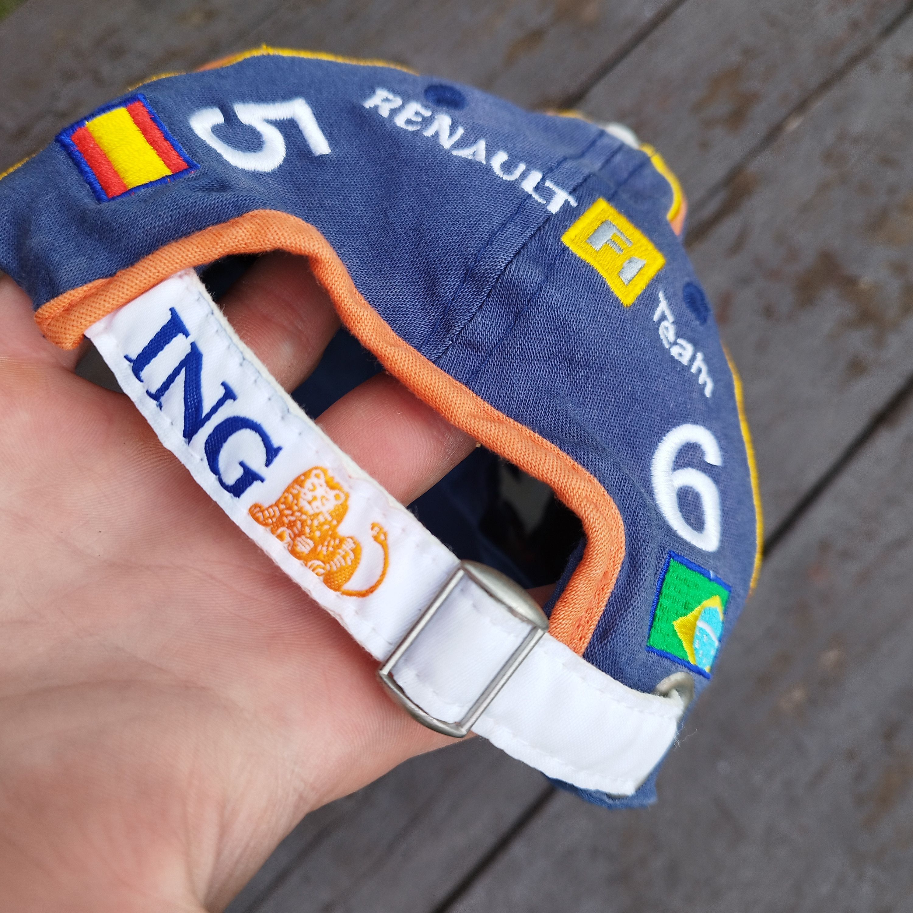 Formula 1 ING Renault F1 Team Signed by Lucas Di Grassi Cap Size ONE SIZE - 8 Thumbnail