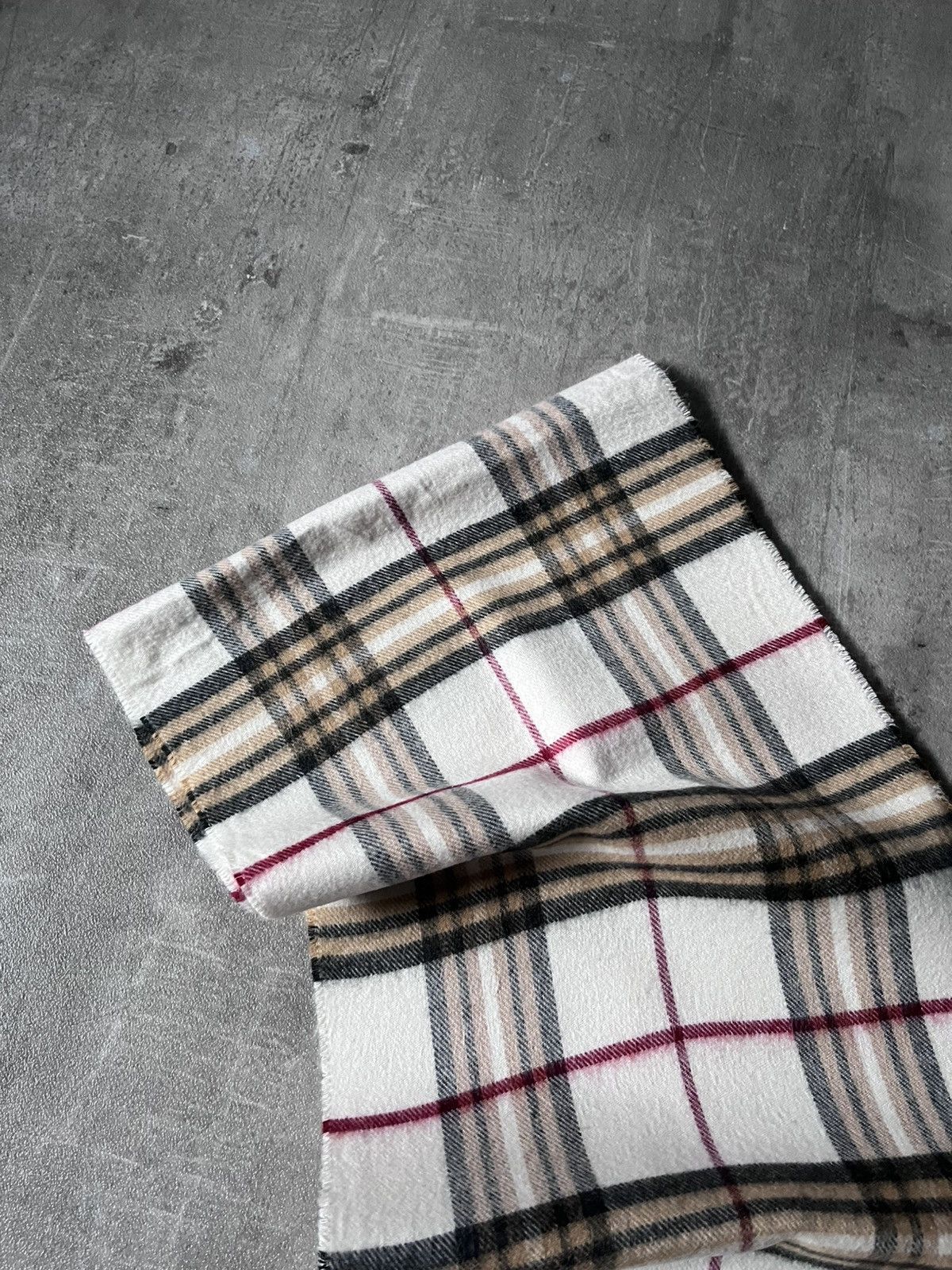 Burberry Burberrys vintage scarf cream wool Size ONE SIZE - 4 Thumbnail