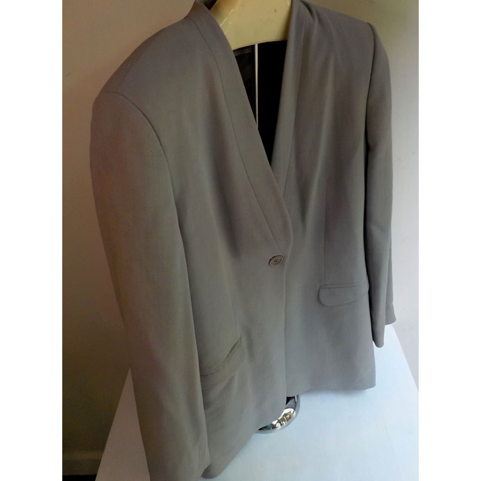 Emporio Armani Emporio Armani 1 Button Blazer 100% Virgin Wool Gray Blazer Women Regular Size 12 100% Wool 42 US 12 Gray Mens Womens Girls Boys Size XL / US 12-14 / IT 48-50 - 3 Thumbnail