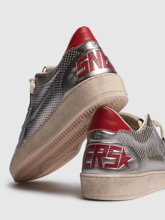 o1lsvrm0425 Star Forated Bio Based Sneakers in Silver/Red