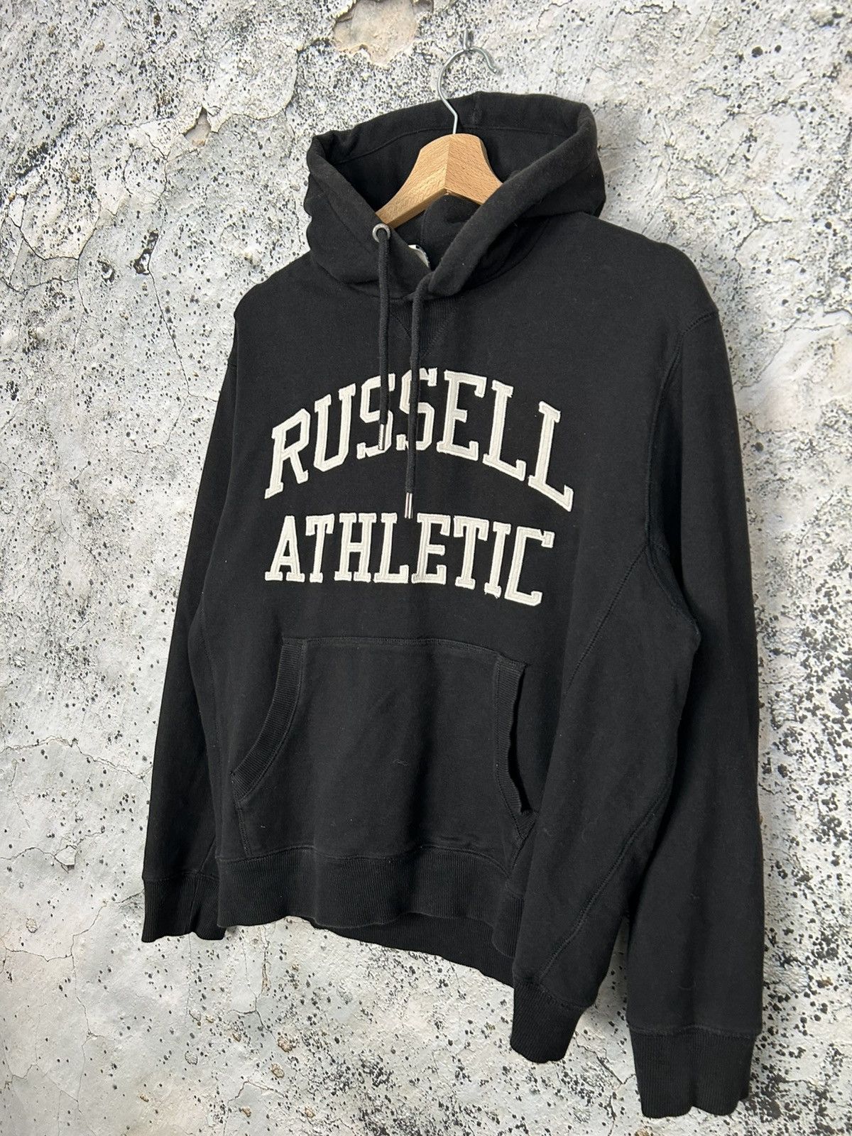 Russell Athletic Russell Athletic Black Hoodie Streetwear Rap Skate Vintage Size US M / EU 48-50 / 2 - 2 Thumbnail