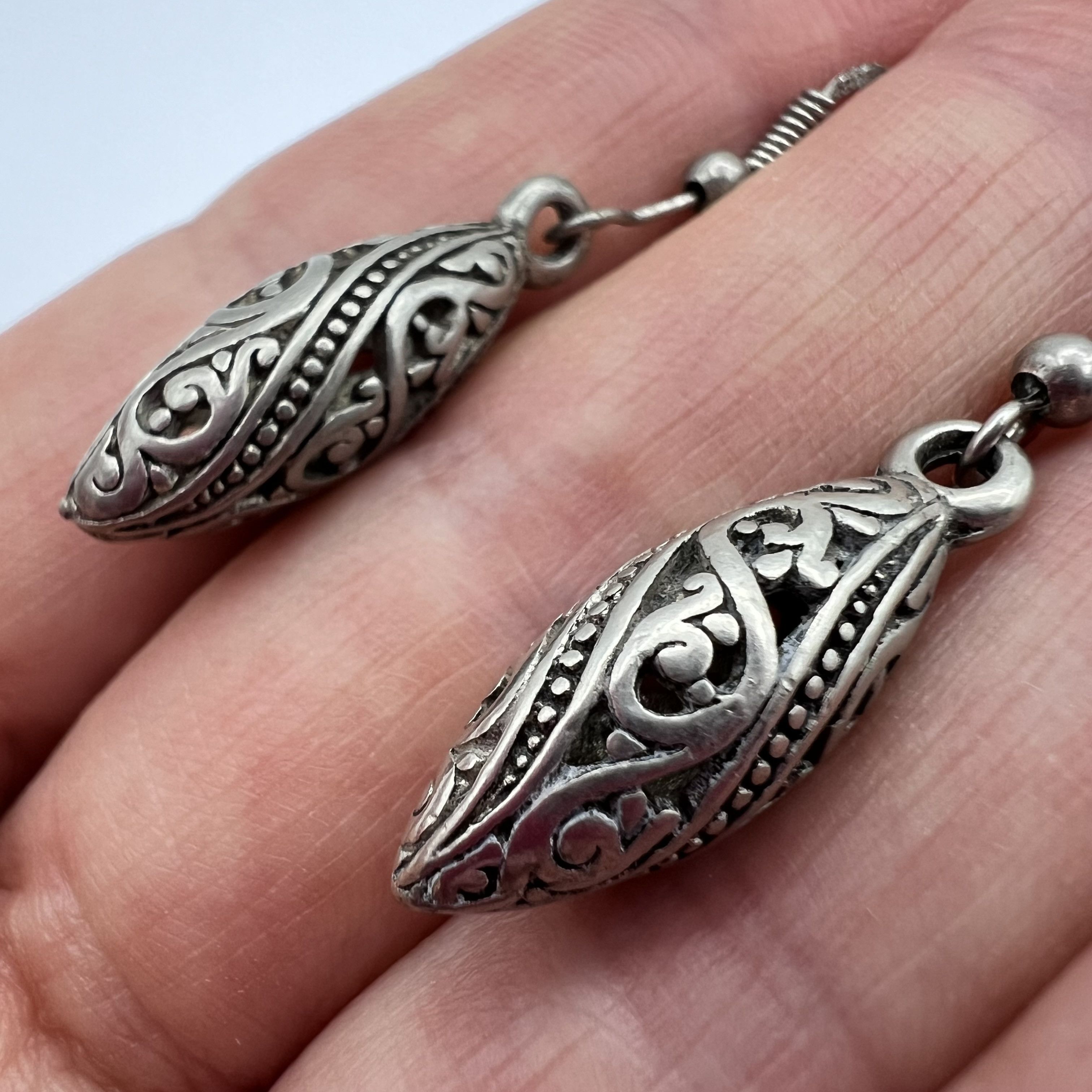 Sterling Silver Vintage Beautiful Pair Of Stud Earrings Sterling Silver 925 Size ONE SIZE - 2 Thumbnail