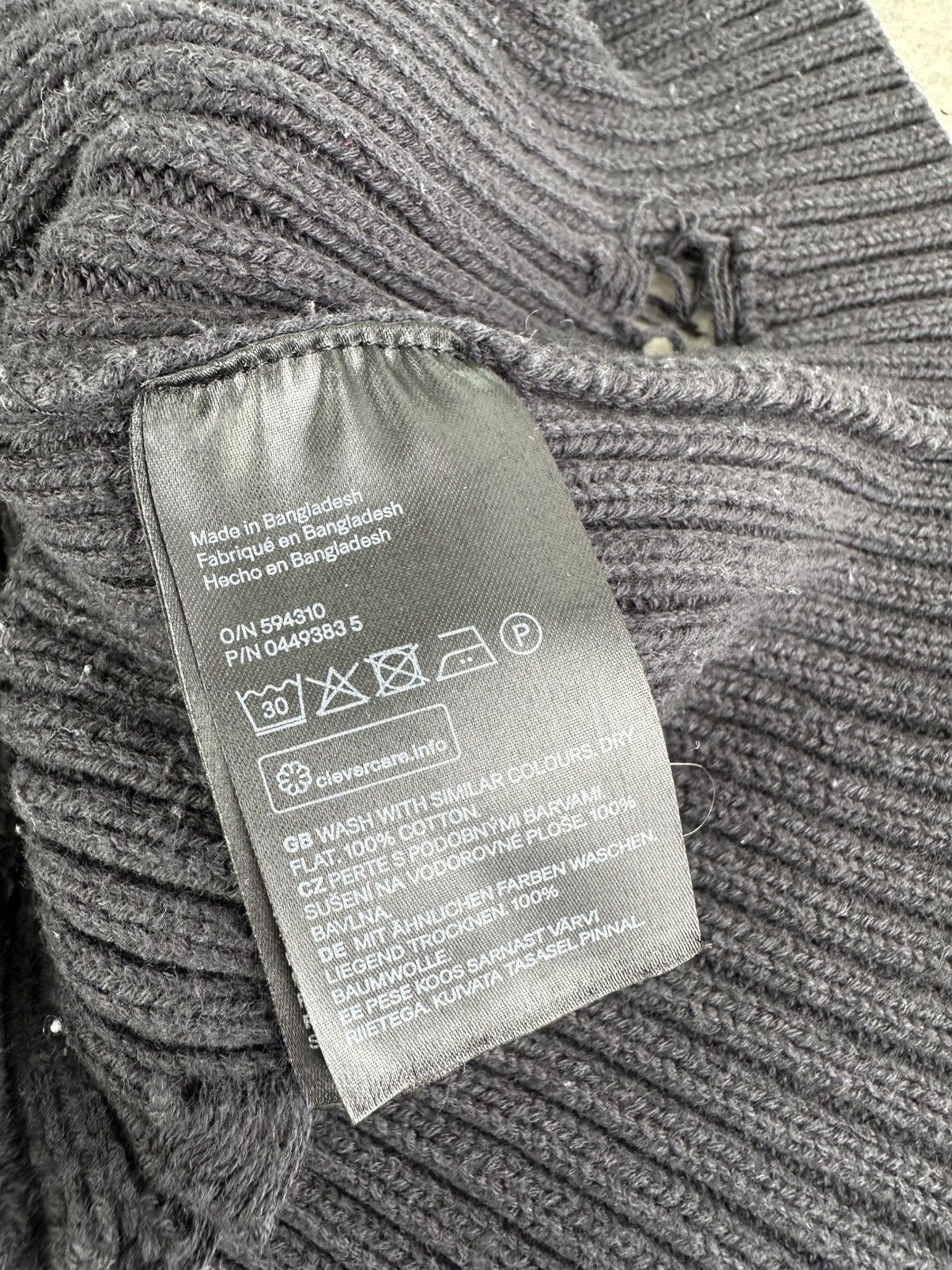 Japanese Brand H&M Distressed Sweater Size US XS / EU 42 / 0 - 7 Thumbnail