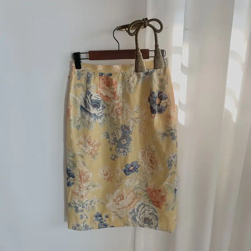 Burberry Burberry Yellow Floral Midi Skirt for Women Size 23" - 1 Thumbnail