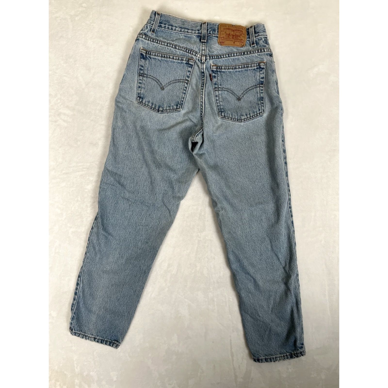 Levi's VINTAGE Levi’s 550 Jeans Woman Regular Size 10 28 in Inseam 5-Pocket Denim Blue 90s Patch Jeans Size 32" / US 10 / IT 46 - 7 Thumbnail