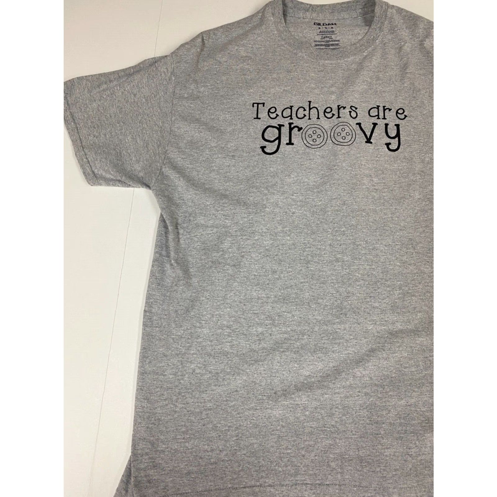 Gildan Gildan Teacher Mens T-Shirt XL Gray Crew Neck Short Sleeve Logo All Seasons Regular Size USA? Size US XL / EU 56 / 4 - 3 Thumbnail