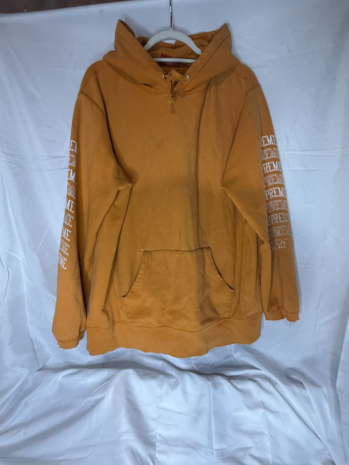 Supreme Supreme FW18 Repeat Sleeve Logo Hooded Sweatshirt Orange Size US XL / EU 56 / 4 - 1 Thumbnail