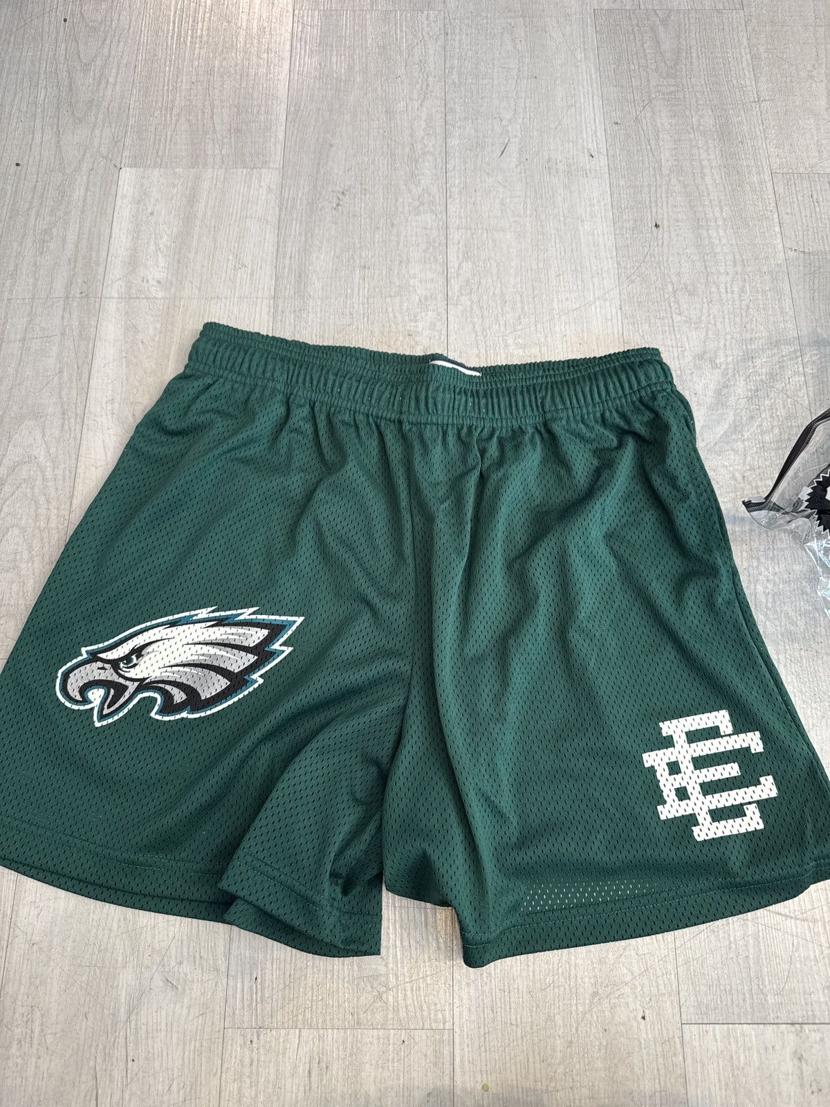 Eric Emanuel × NFL Eric Emanuel x NFL eagles green shorts Size US 38 / EU 54 - 1 Thumbnail