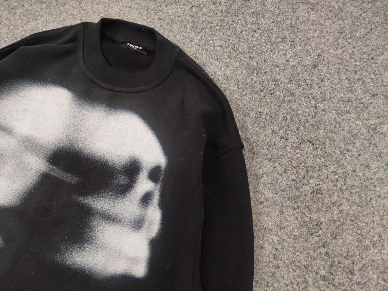 FAVELA Favela Design Oversized Face Graphic Sweatshirt Raf Style Size US S / EU 44-46 / 1 - 4 Thumbnail