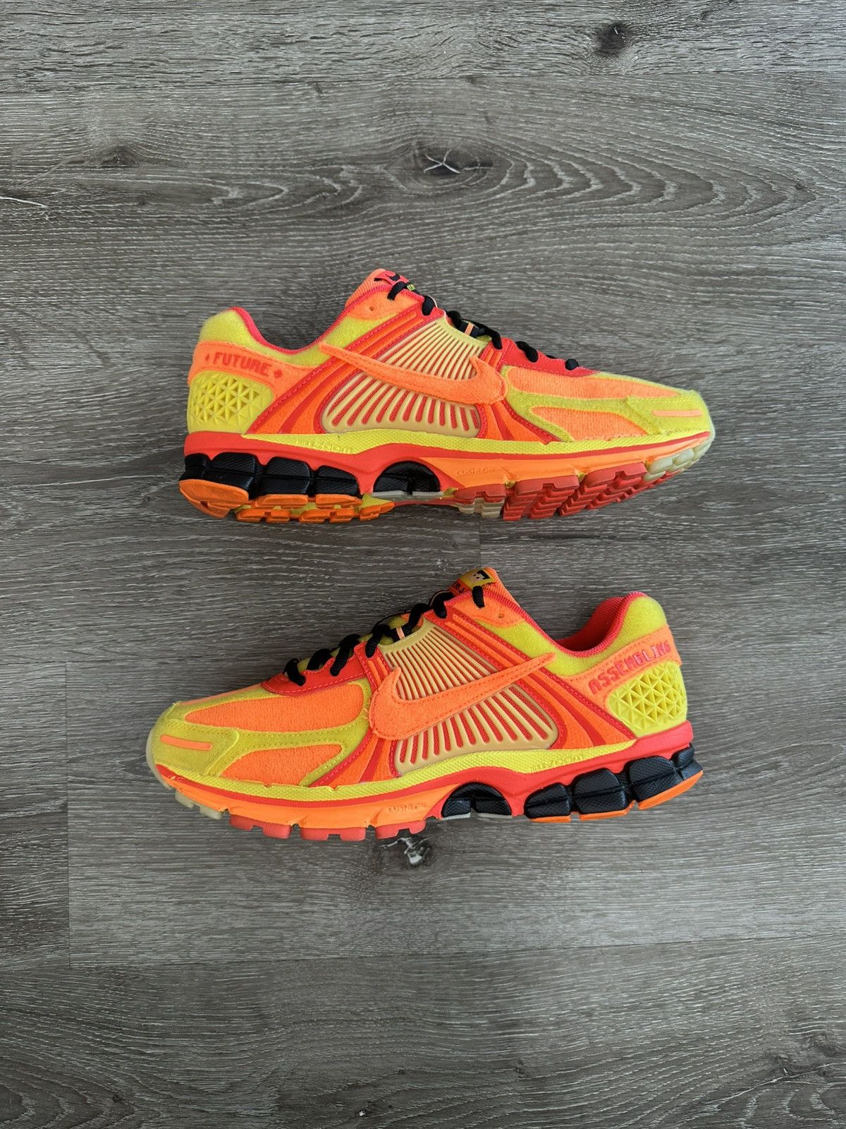 Nike Nike Zoom Vomero 5 “Doernbecher” **PRE-OWNED** Size US 9.5 / EU 42-43 - 1 Thumbnail