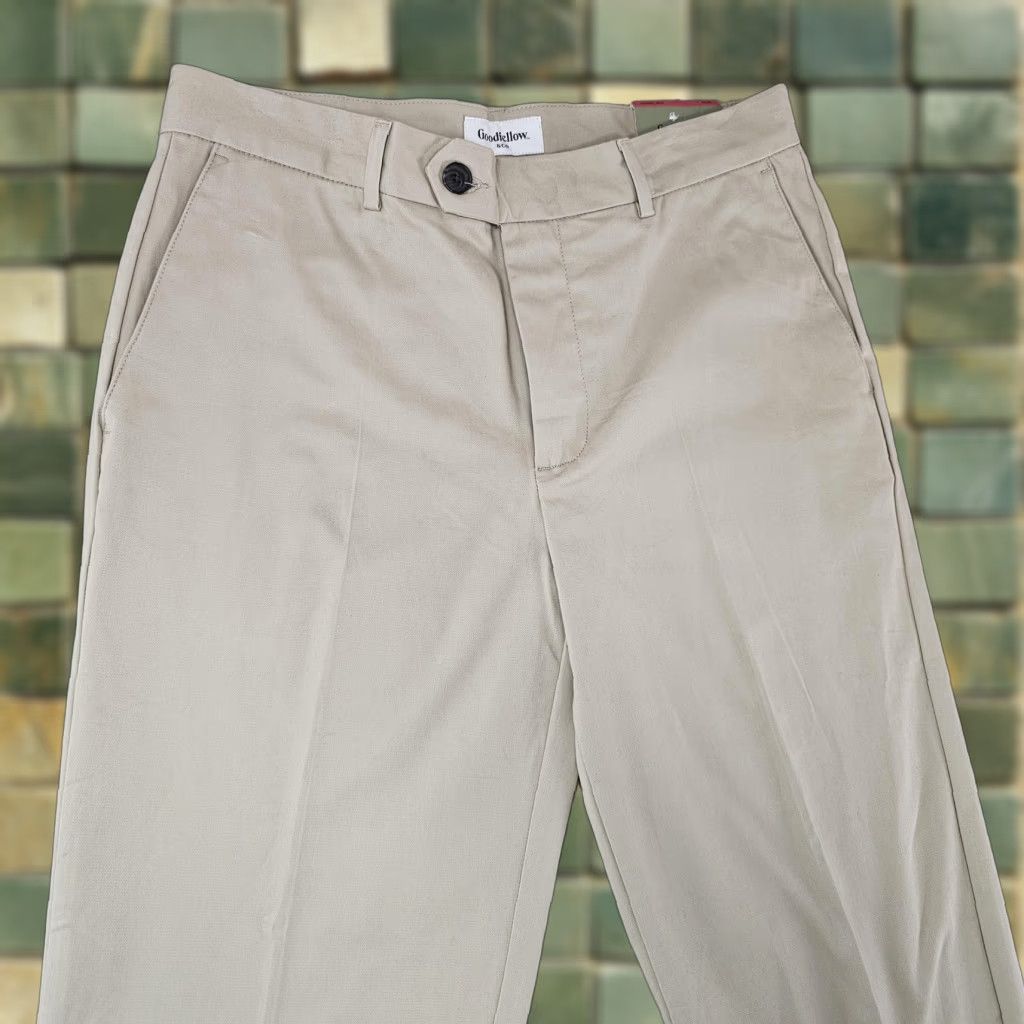 Vintage Goodfellow & Co Pants Slim Chino Beige Khaki Mens 30x29 Stretch Cotton Spandex Flat Front Zip Pockets Tapered Modern Casual Size US 30 / EU 46 - 1 Thumbnail