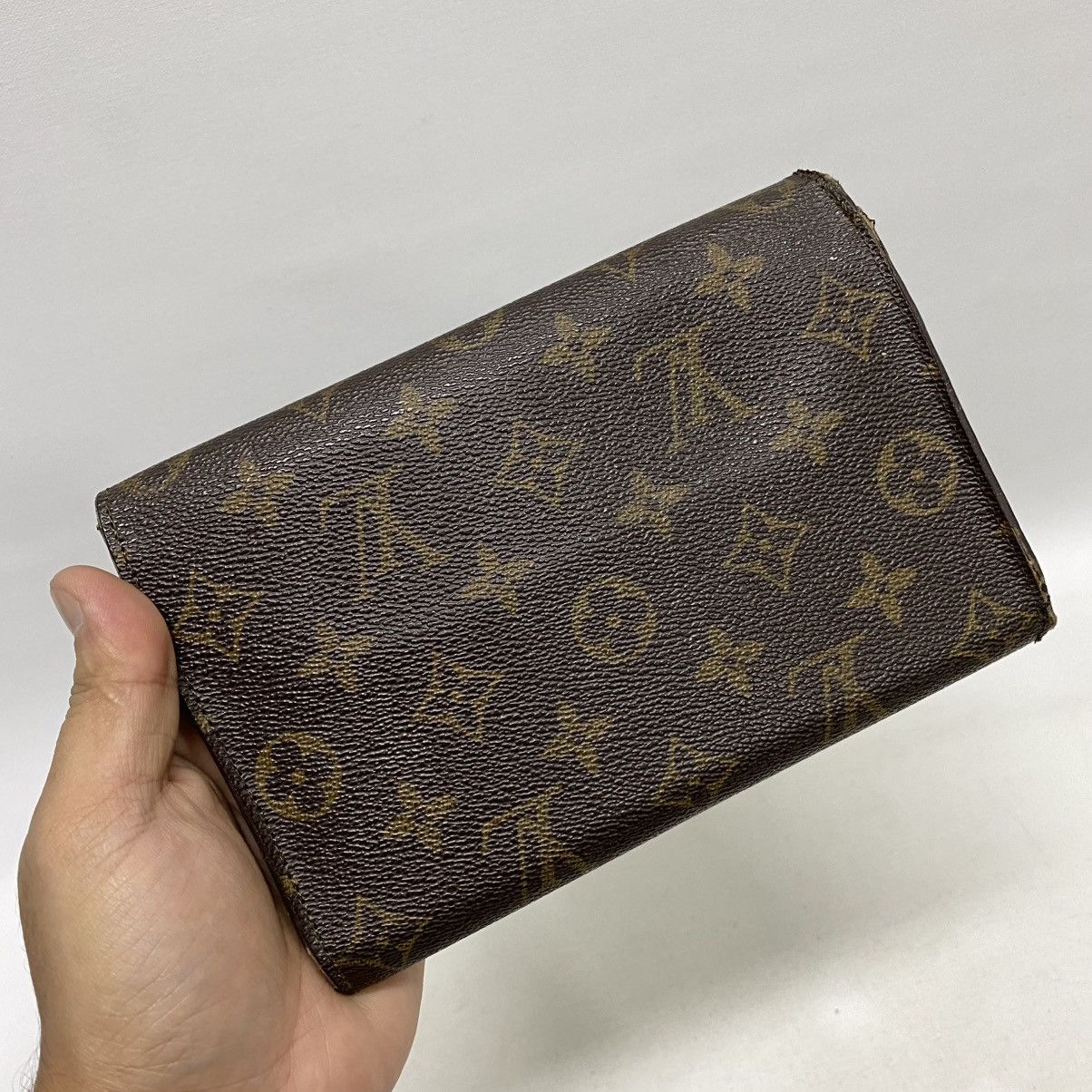 Louis Vuitton ‼️LASTDROP‼️ AUTHENTIC LOUIS VUITTON MONOGRAM WALLET Size ONE SIZE - 3 Thumbnail