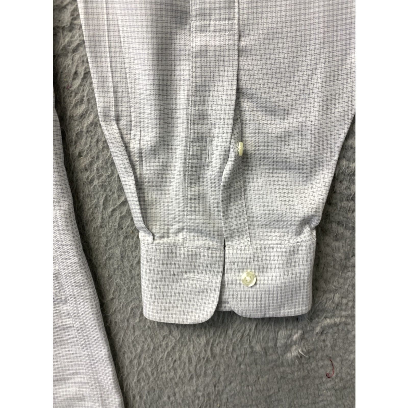 Vintage VINTAGE Jos A Bank Classic Long Sleeve Button Up Shirt Men's 16.5 34 Gray Check /80-99 Size US L / EU 52-54 / 3 - 5 Thumbnail