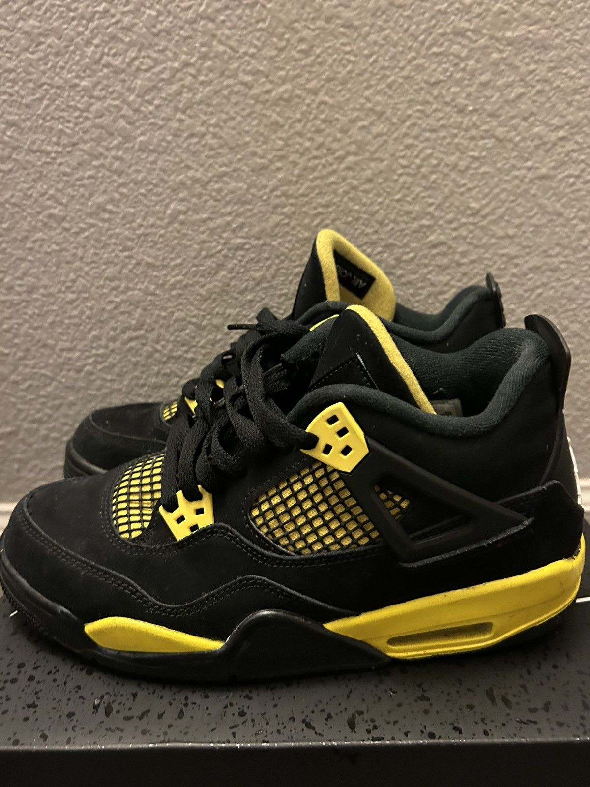 Jordan Brand Air Jordan 4 Retro ‘Thunder’ (2023) Size US 7 / EU 40 - 1 Thumbnail