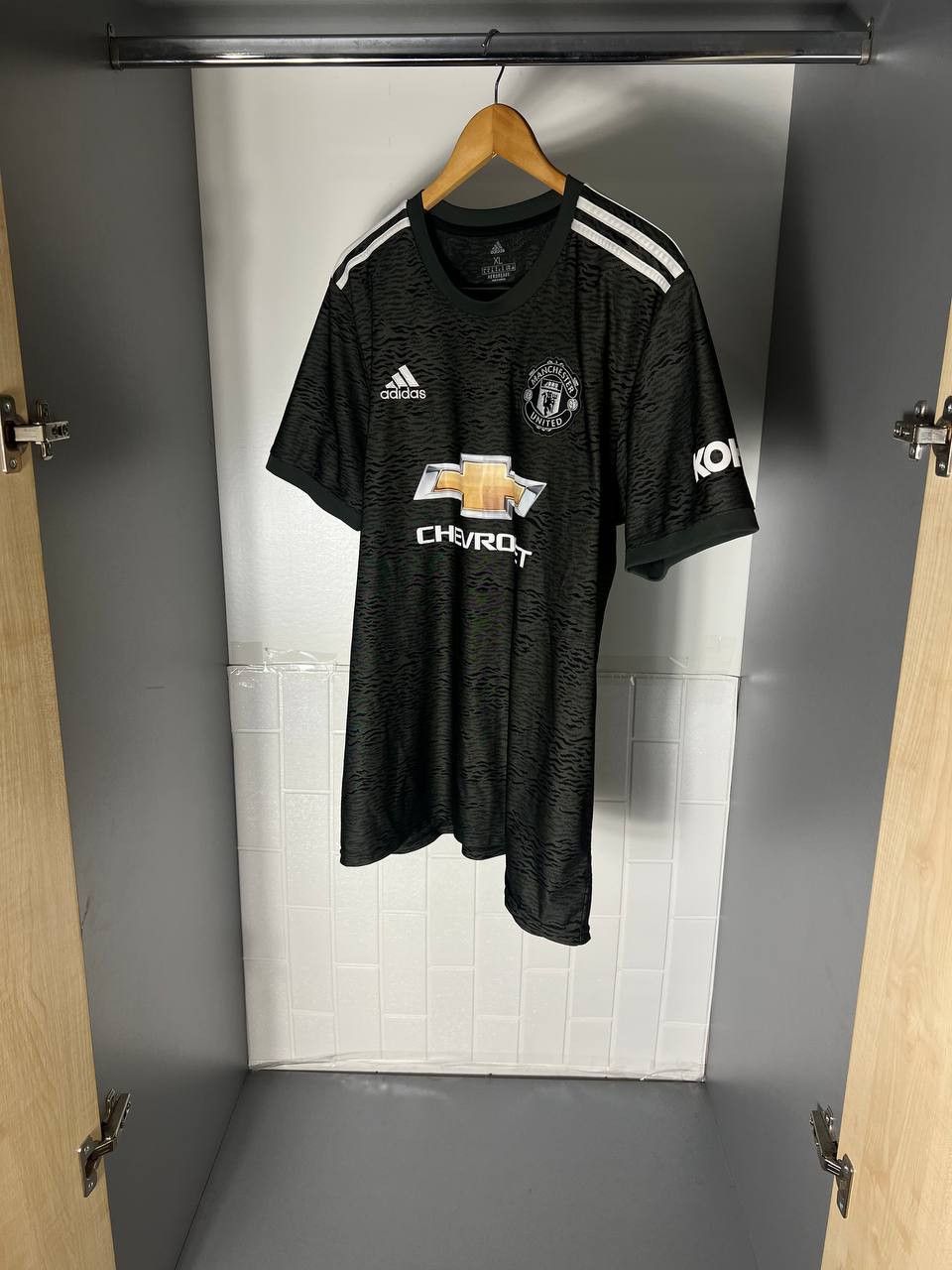 Vintage VERY RARE ADIDAS FC MANCHESTER UNITED ENGLAND SOCCER JERSEY Size US XL / EU 56 / 4 - 3 Thumbnail