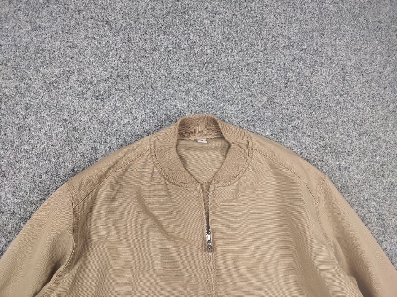 Japanese Brand Vintage Uniqlo Japan Minimalism Canvas Zip Bomber Jacket Size US L / EU 52-54 / 3 - 6 Thumbnail