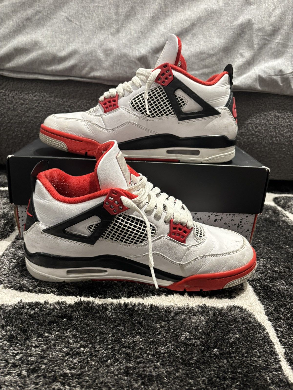Jordan Brand × Nike Jordan 4 Fire Red Size US 10 / EU 43 - 4 Thumbnail