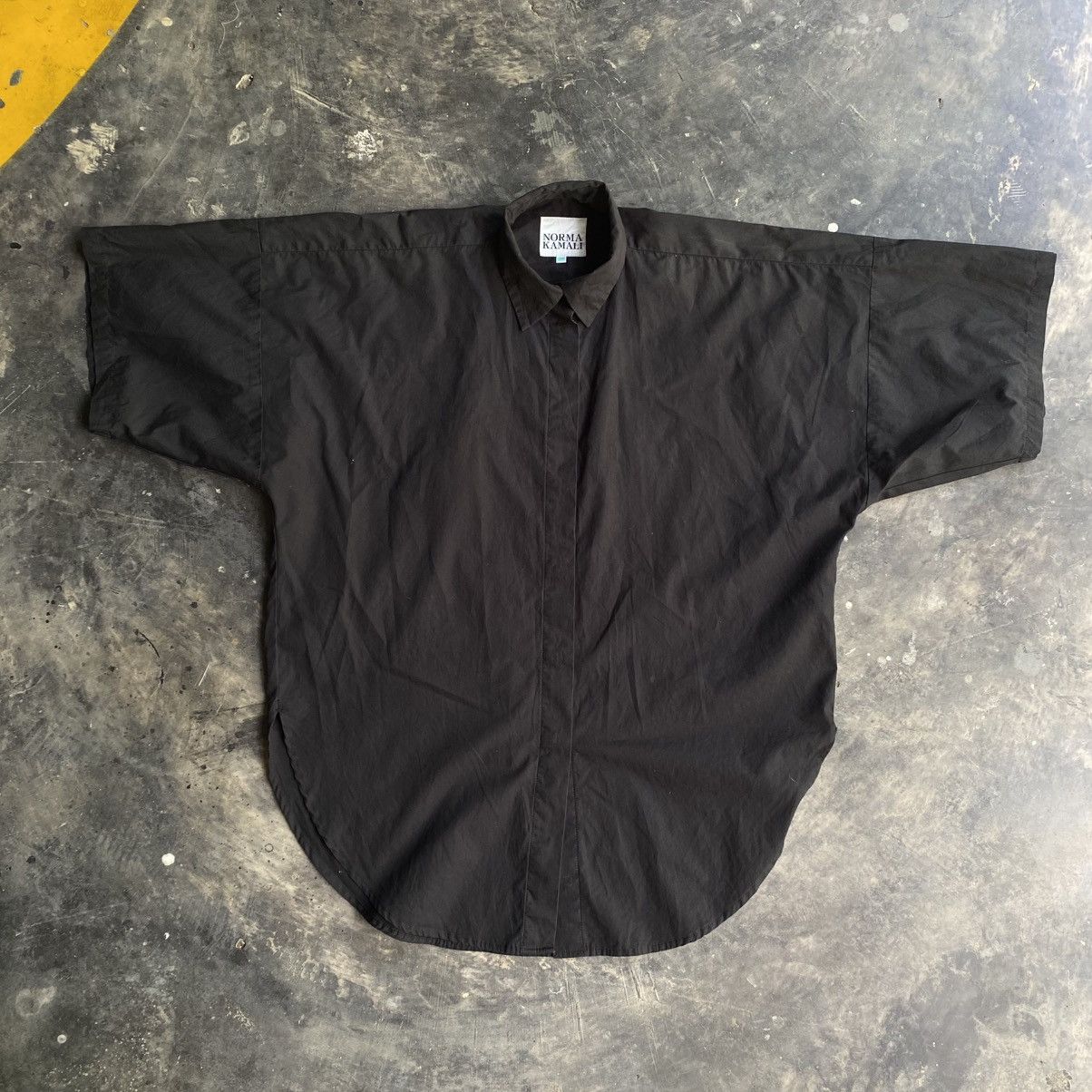 Norma Kamali NORMA KAMALI Black Short-Sleeve Hidden Placket Shirt Size XL / US 12-14 / IT 48-50 - 19 Thumbnail
