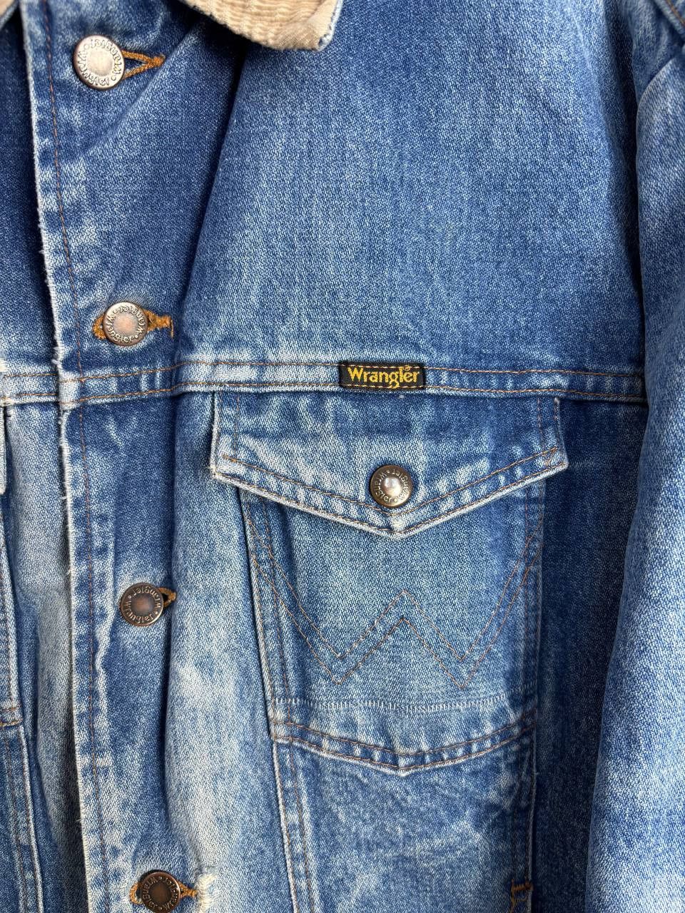 Wrangler 90's WRANGLER USA Wool Lined Distressed Denim Jacket Vintage Size US L / EU 52-54 / 3 - 7 Thumbnail