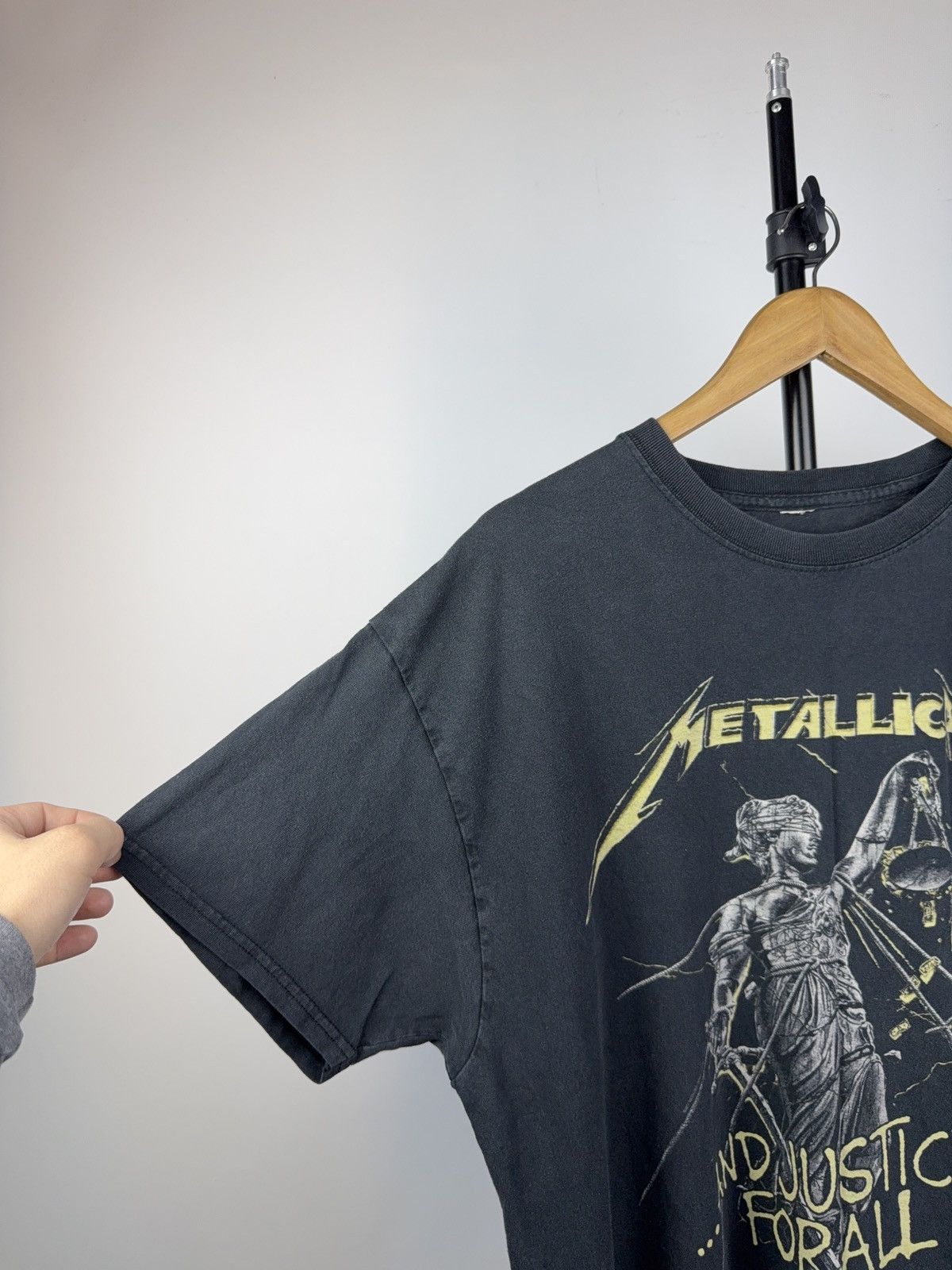 Metallica 00s Metallica And Justice For All Faded Band Tee Black Size US XL / EU 56 / 4 - 3 Thumbnail