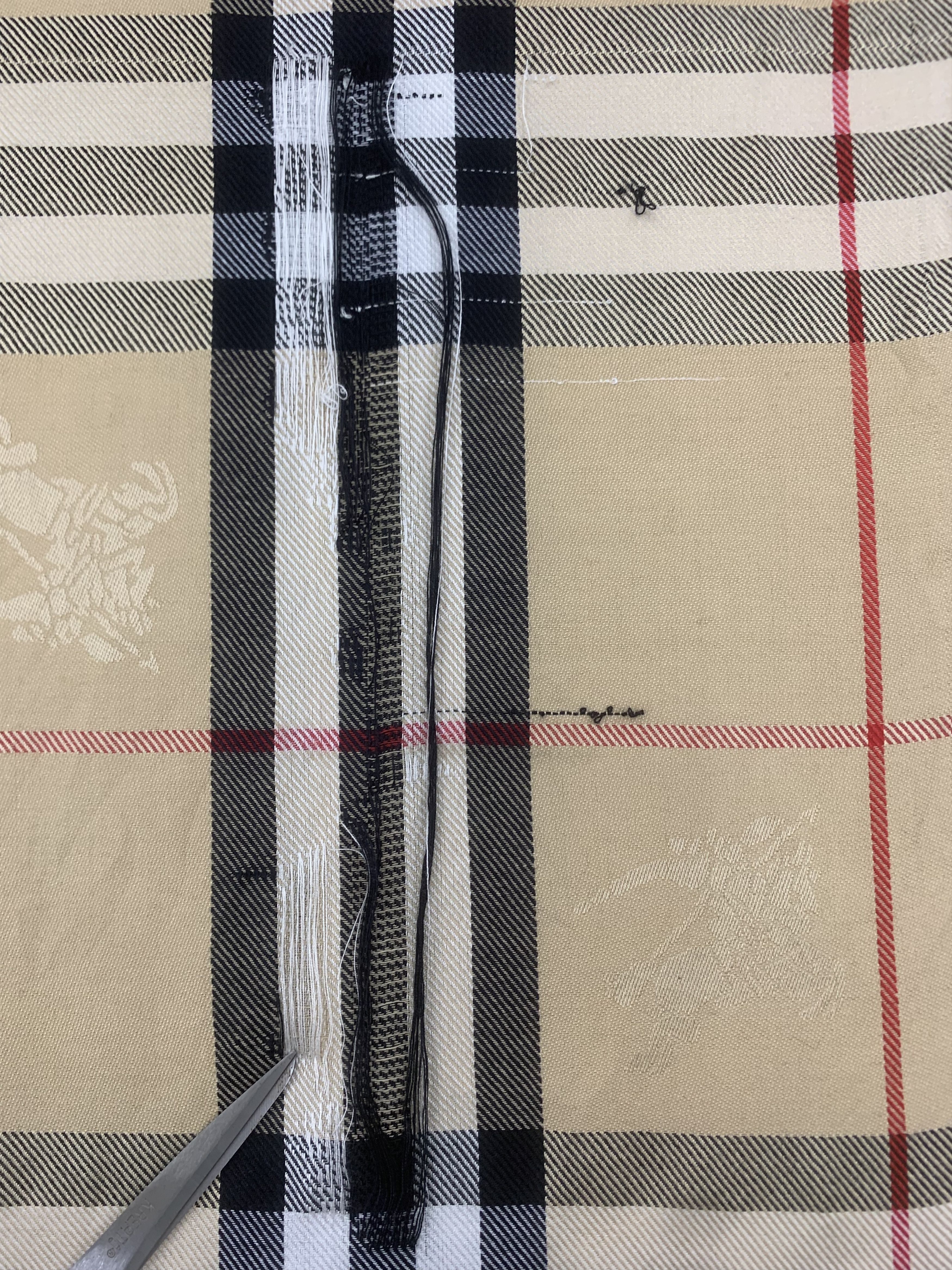 Burberry Burberry London Neckwear Scarf Shawl Size ONE SIZE - 3 Thumbnail