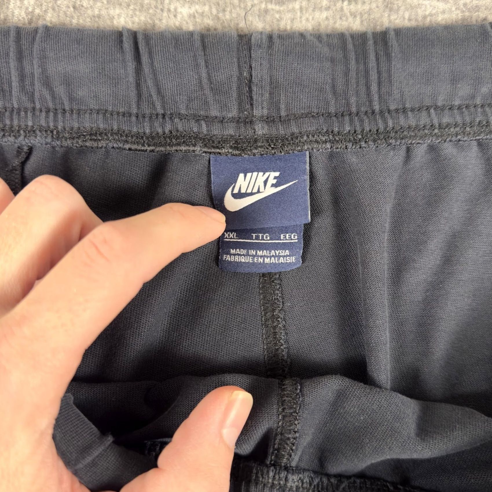 Nike VINTAGE Nike Shorts Mens 2XL Gray Athletic Lounge Spellout Y2K Size US 39 - 3 Thumbnail