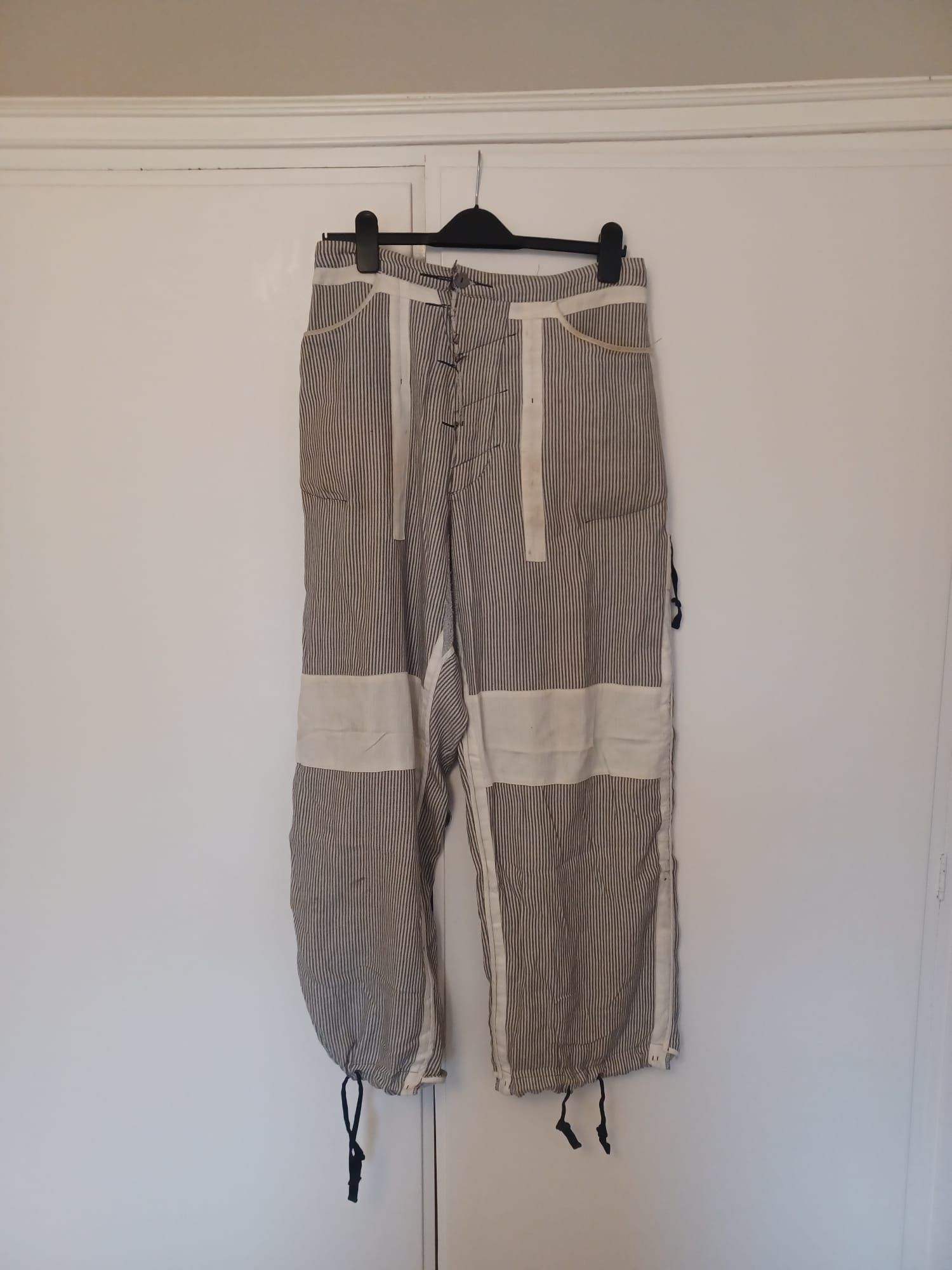 image of Takahiromiyashita The Soloist Soloist Baggy Parachute Pants in White, Men's (Size 30)