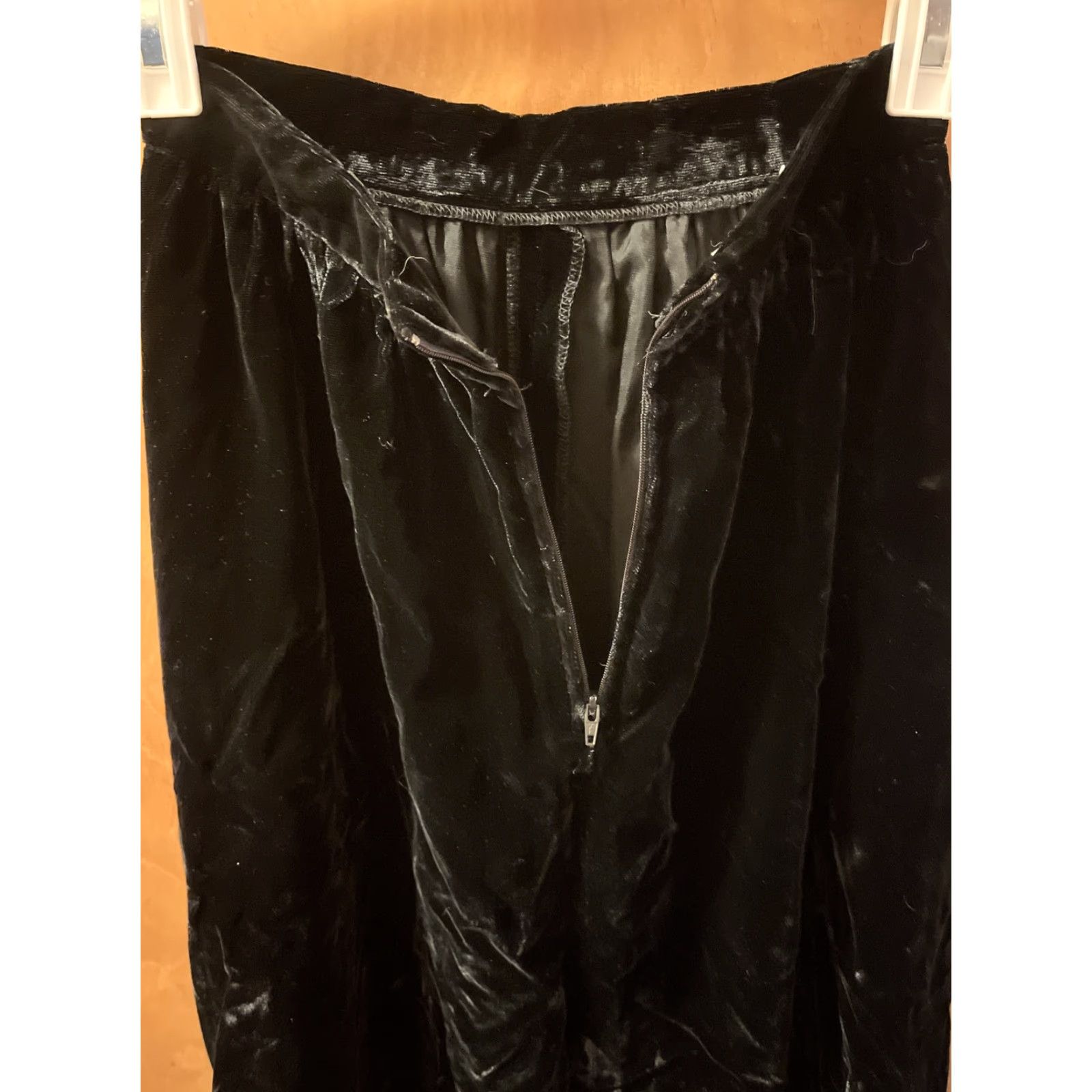 Velvet VINTAGE College Town Long Skirt Black Velvet 23 Inch Waist 31 Inch Long Goth Hipster 70s 90s Womens Size 23" - 5 Thumbnail