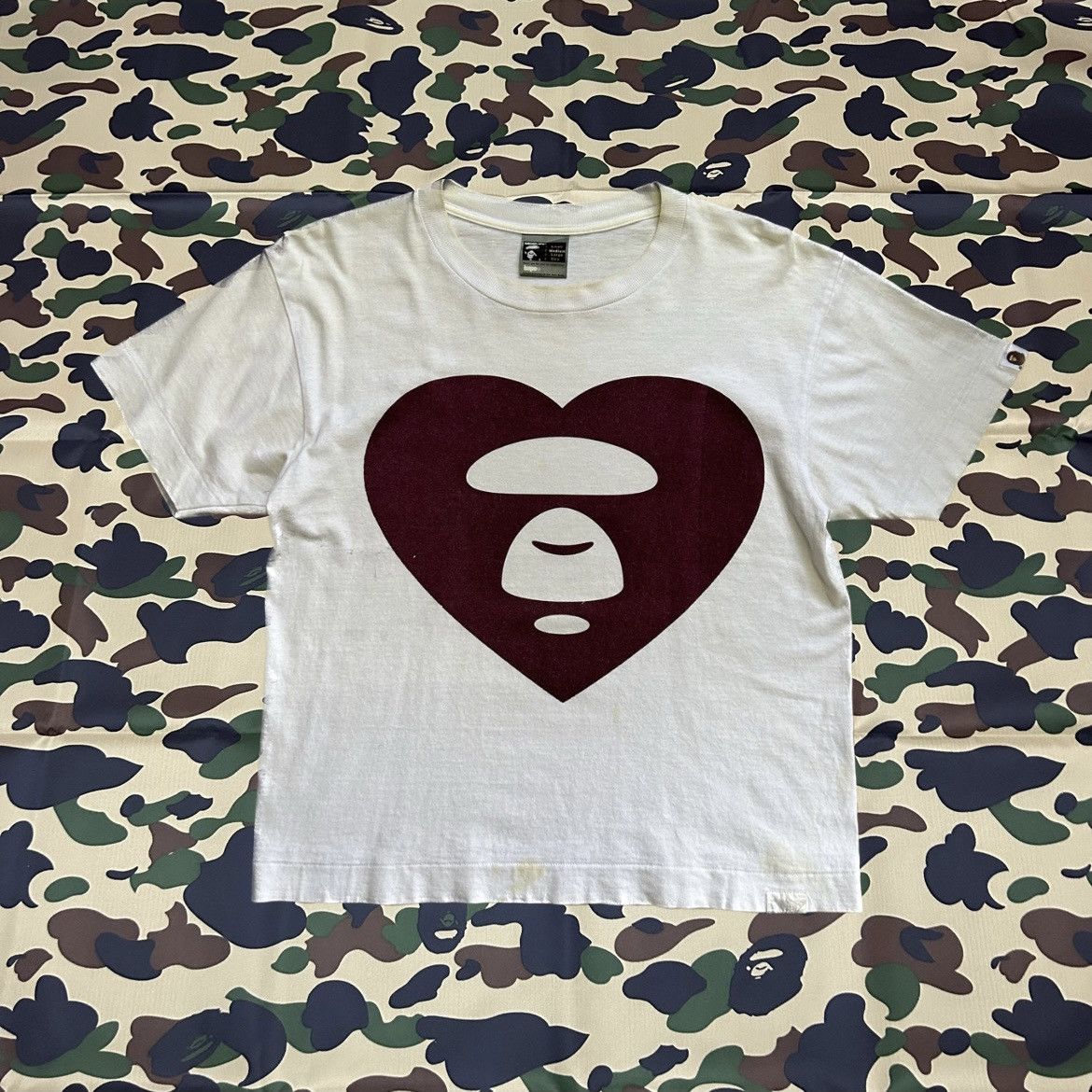 Bape Bape Exclusive Handprint Heart Tee Size US M / EU 48-50 / 2 - 1 Thumbnail