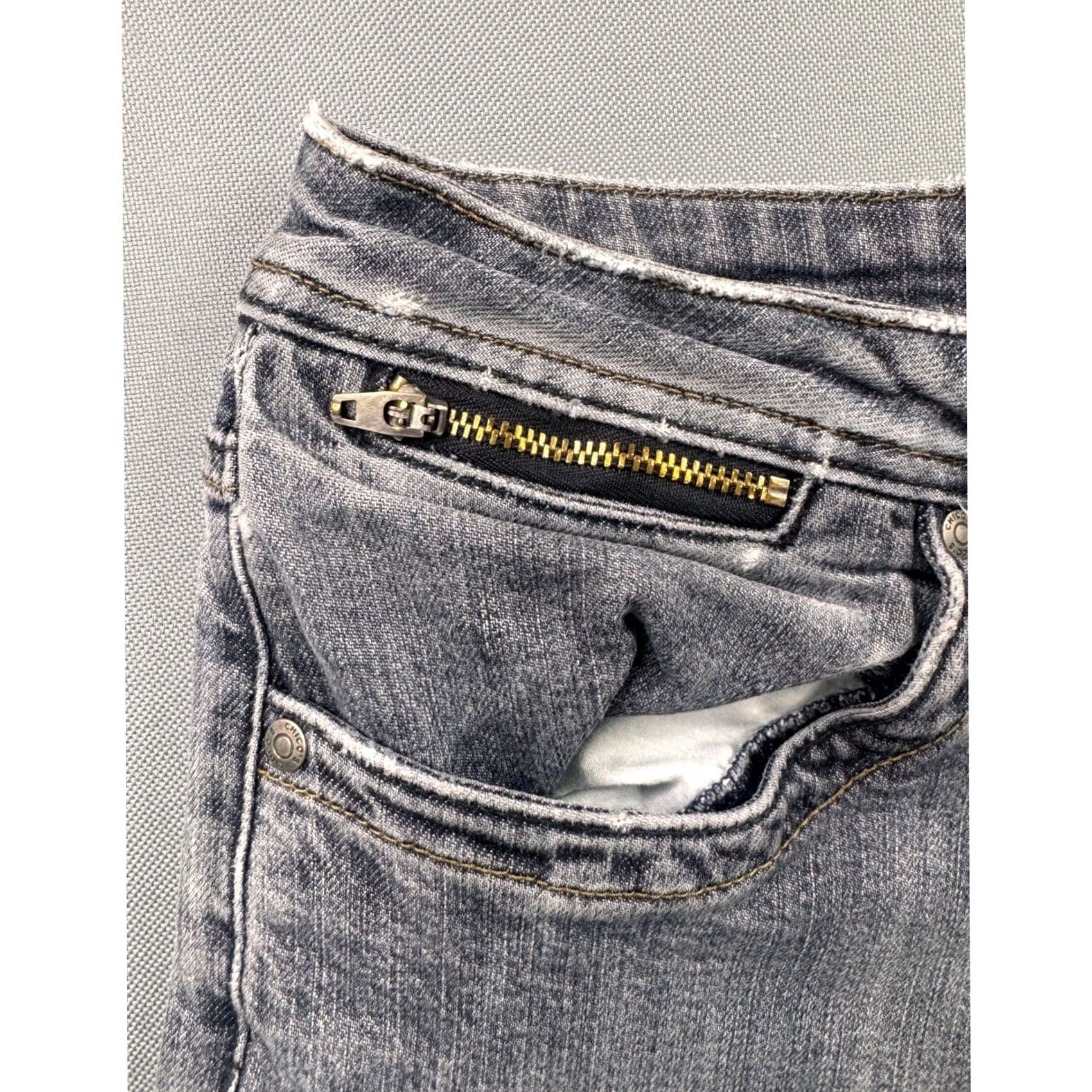 Vintage Chico's Denim Jeans Womens Size 2.5 Medium Gray Wash Straight Leg Zipper Detail Size 29" - 4 Thumbnail