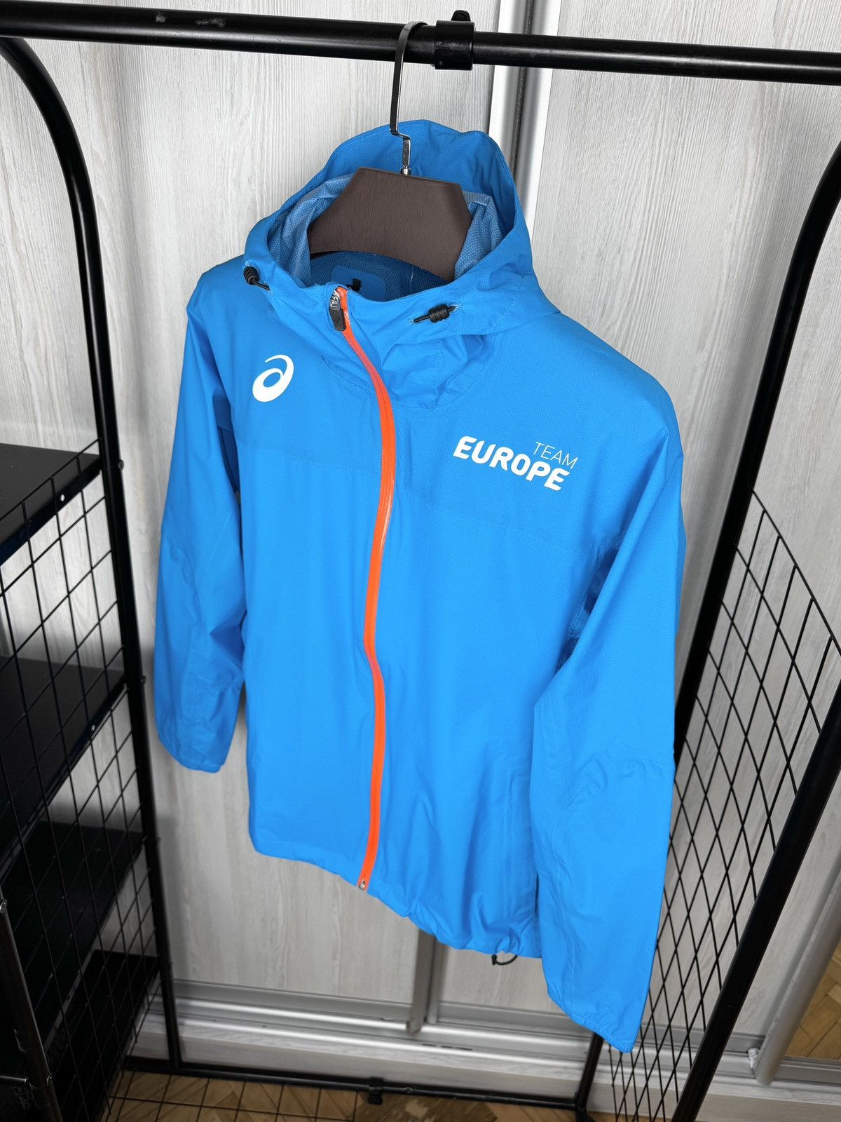 Asics Asics Team Europe Pro Elite 2019 Storm Jacket size L Size US L / EU 52-54 / 3 - 6 Thumbnail