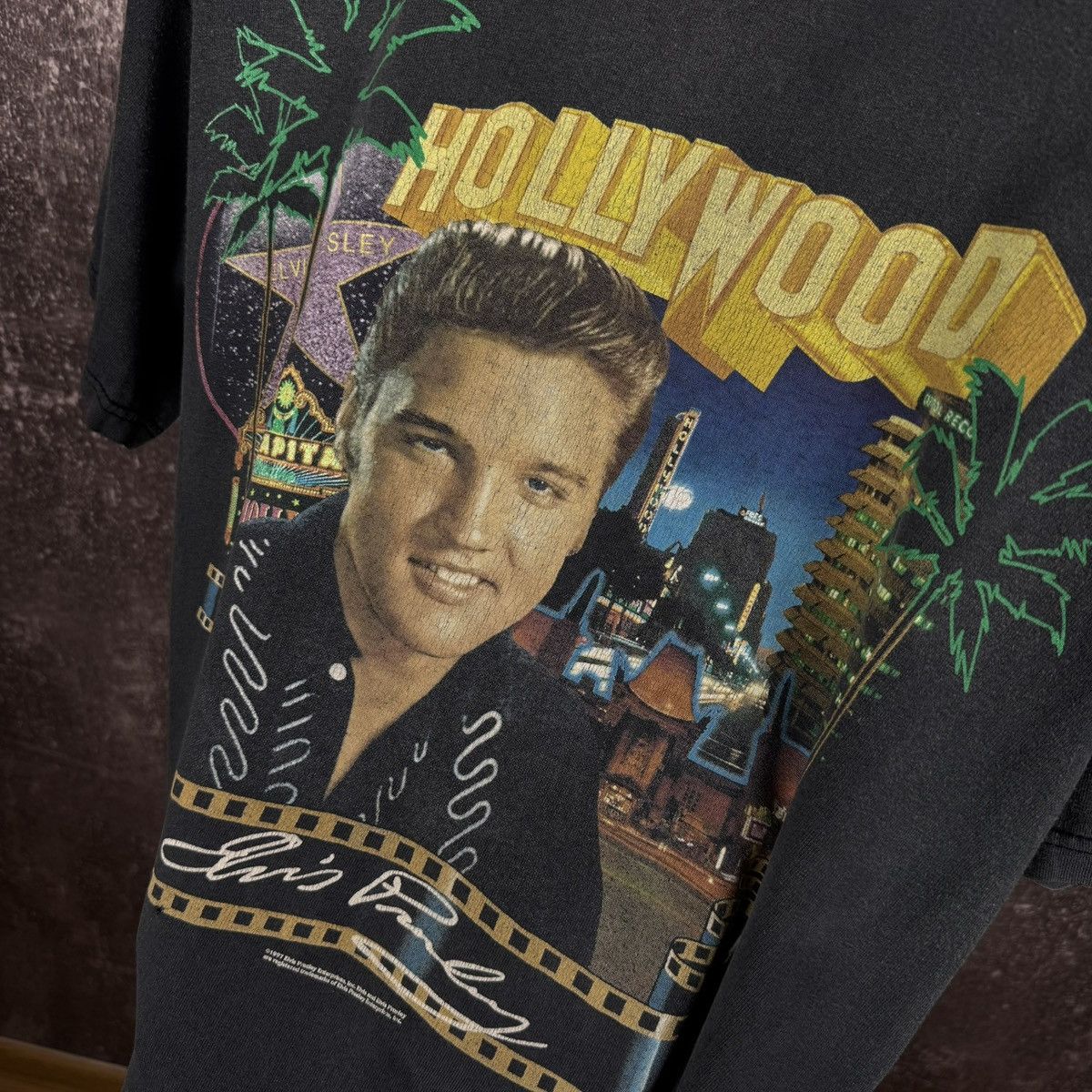 Band Tees Vintage 1997 Elvis Presley Hollywood art graphic t shirt tee Size US L / EU 52-54 / 3 - 4 Thumbnail