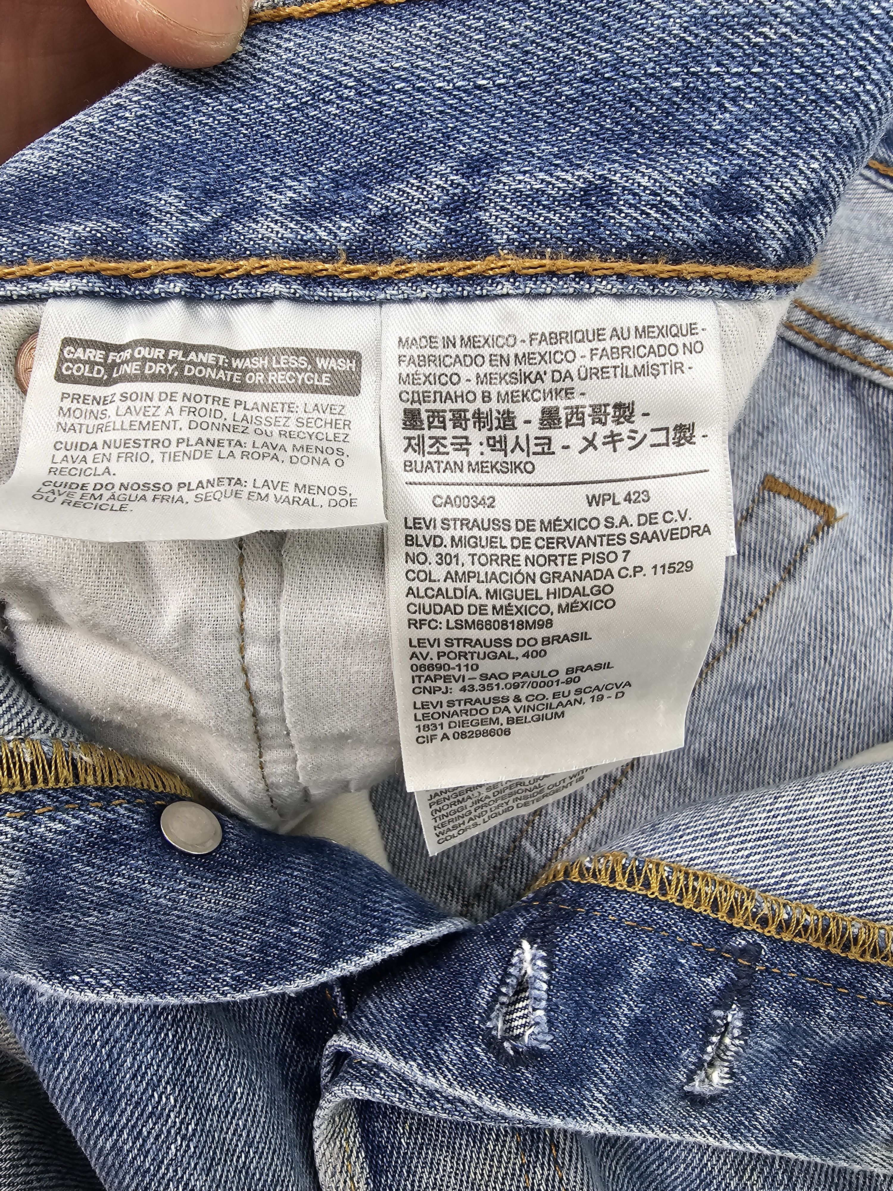 Levi's Vintage Clothing LEVIS 501 Sun Faded Distressed Ripped Size 35X35 Jeans L0436 Size US 35 - 15 Thumbnail