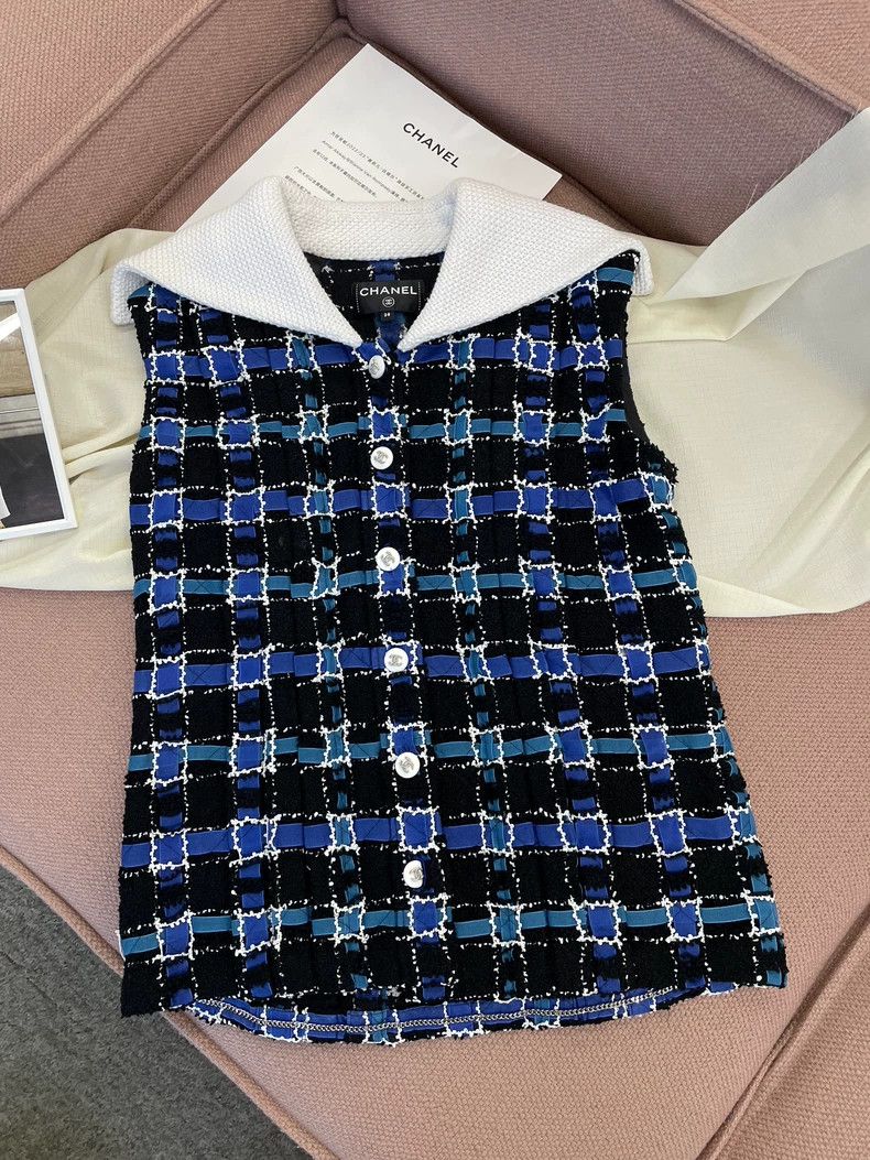 Chanel 22C Black Blue Plaid Tweed Vest - dmc