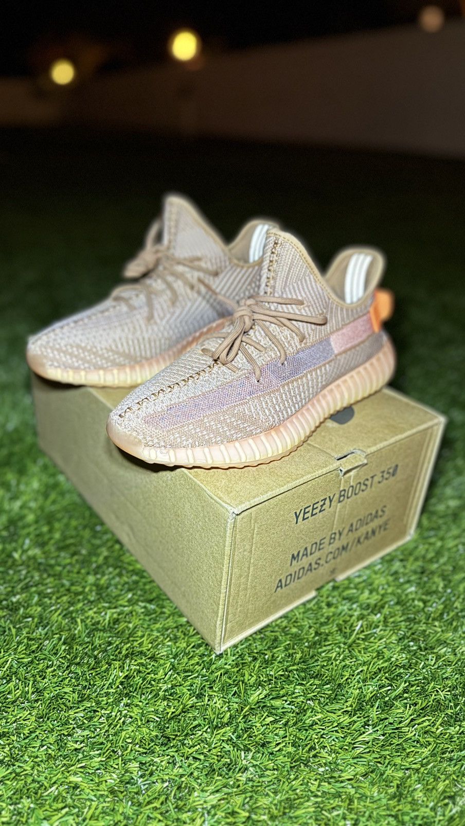 Adidas Yeezy 350 V2 Clay Size US 11 / EU 44 - 5 Thumbnail