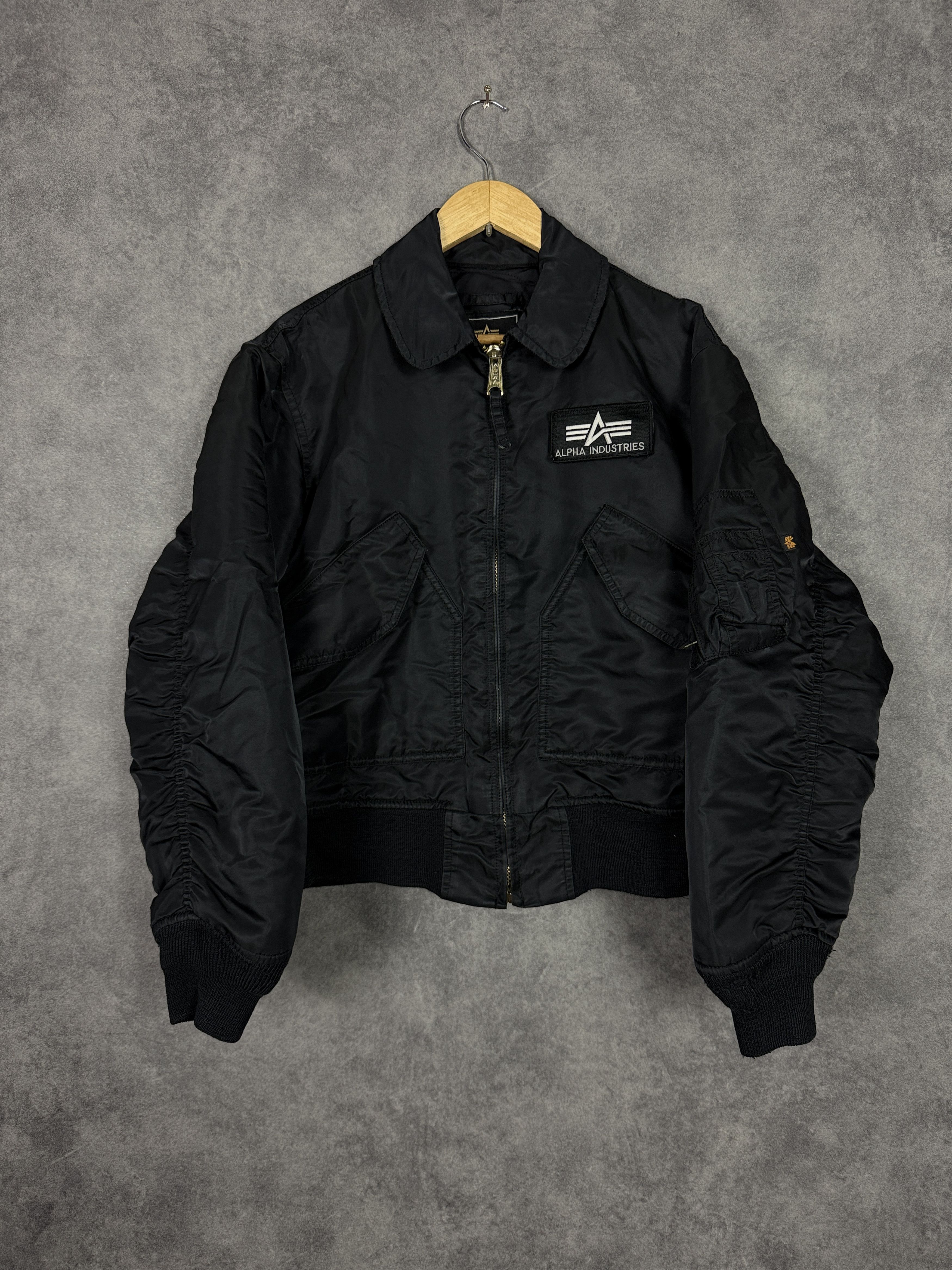 Alpha Industries Alpha Industries black bomber jacket zip-up insulated Size US M / EU 48-50 / 2 - 1 Thumbnail