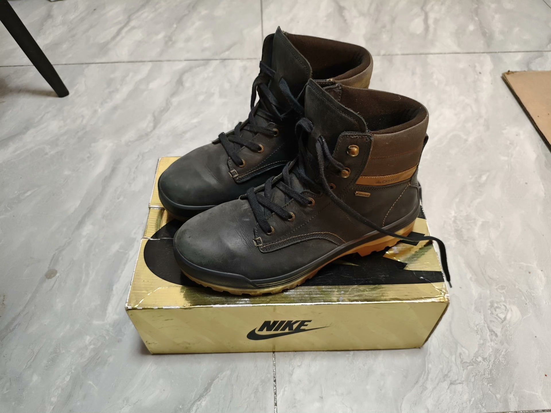 LOWA LOWA Hiking Lowtop Sneakers 10.5 Men Size US 10.5 / EU 43-44 - 1 Thumbnail
