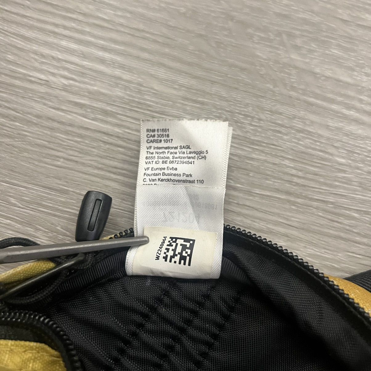 Supreme × The North Face Supreme The North Face Metallic Roo II Lumbar Pack Pouch Size ONE SIZE - 12 Thumbnail