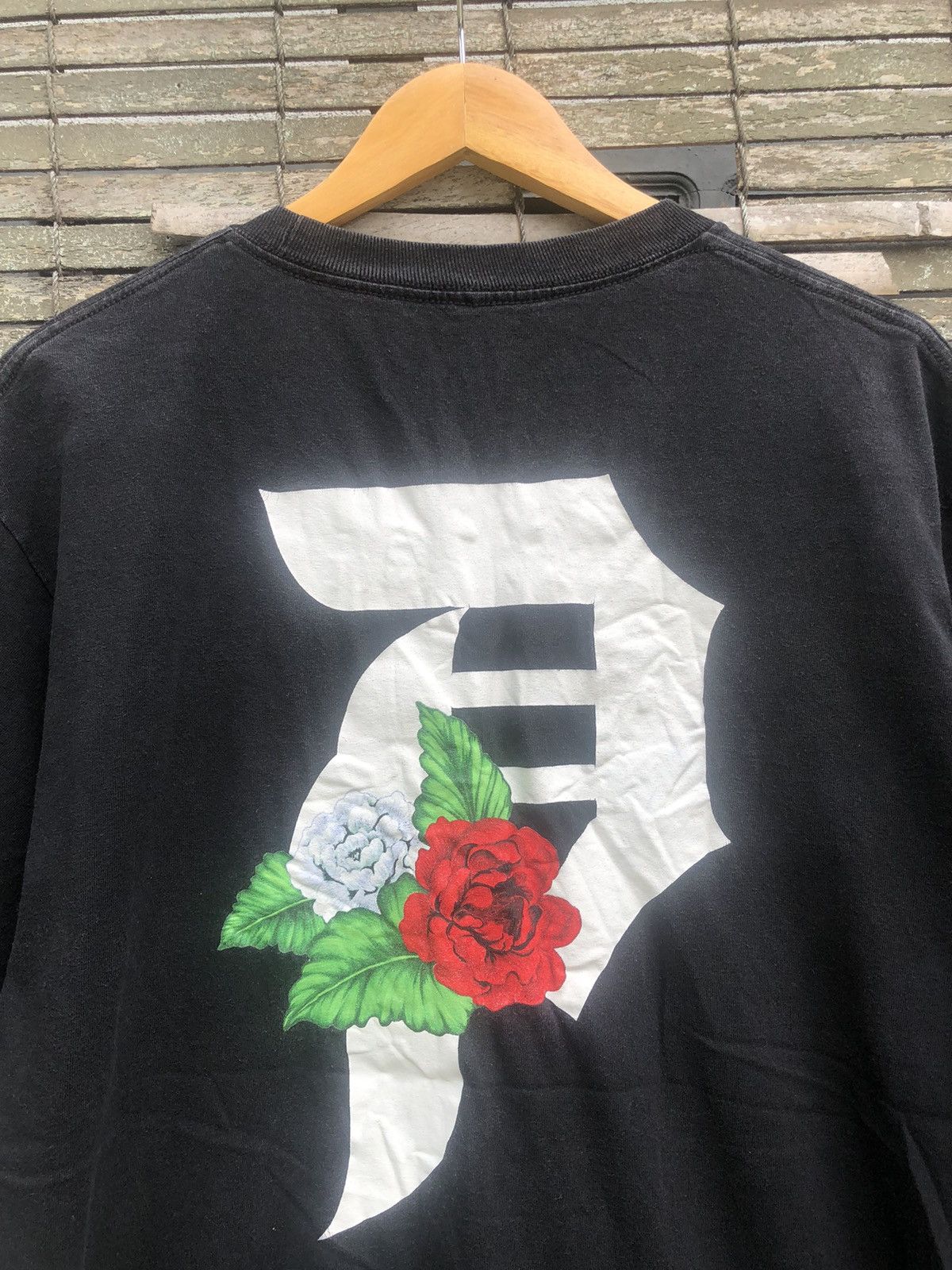 Japanese Brand Japanese Brand Primitive Skateboarding Dirty P Roses Tee Size US L / EU 52-54 / 3 - 4 Thumbnail
