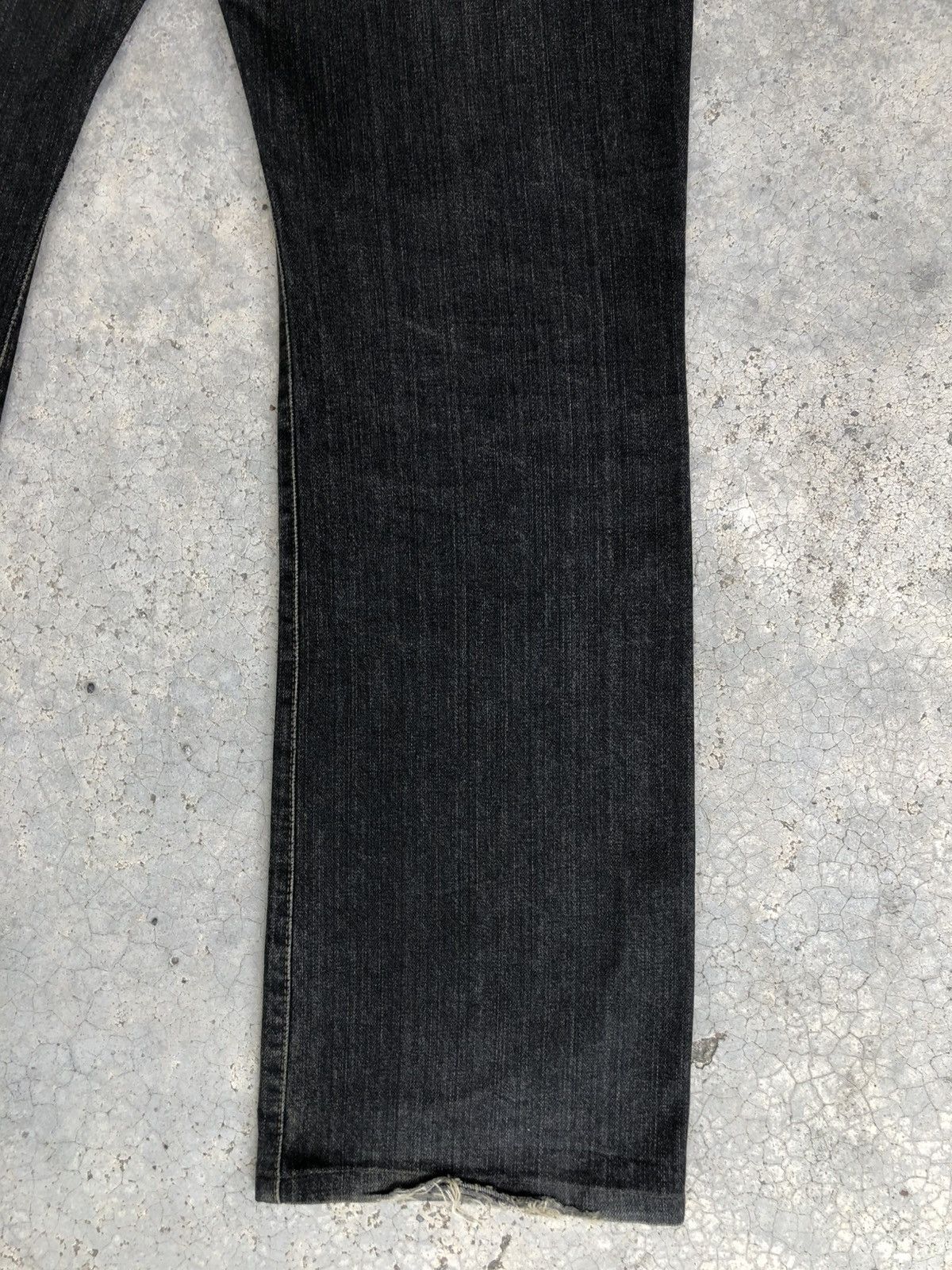 If Six Was Nine Flared Uniqlo Jeans Distressed Jeans Size US 33 - 12 Thumbnail
